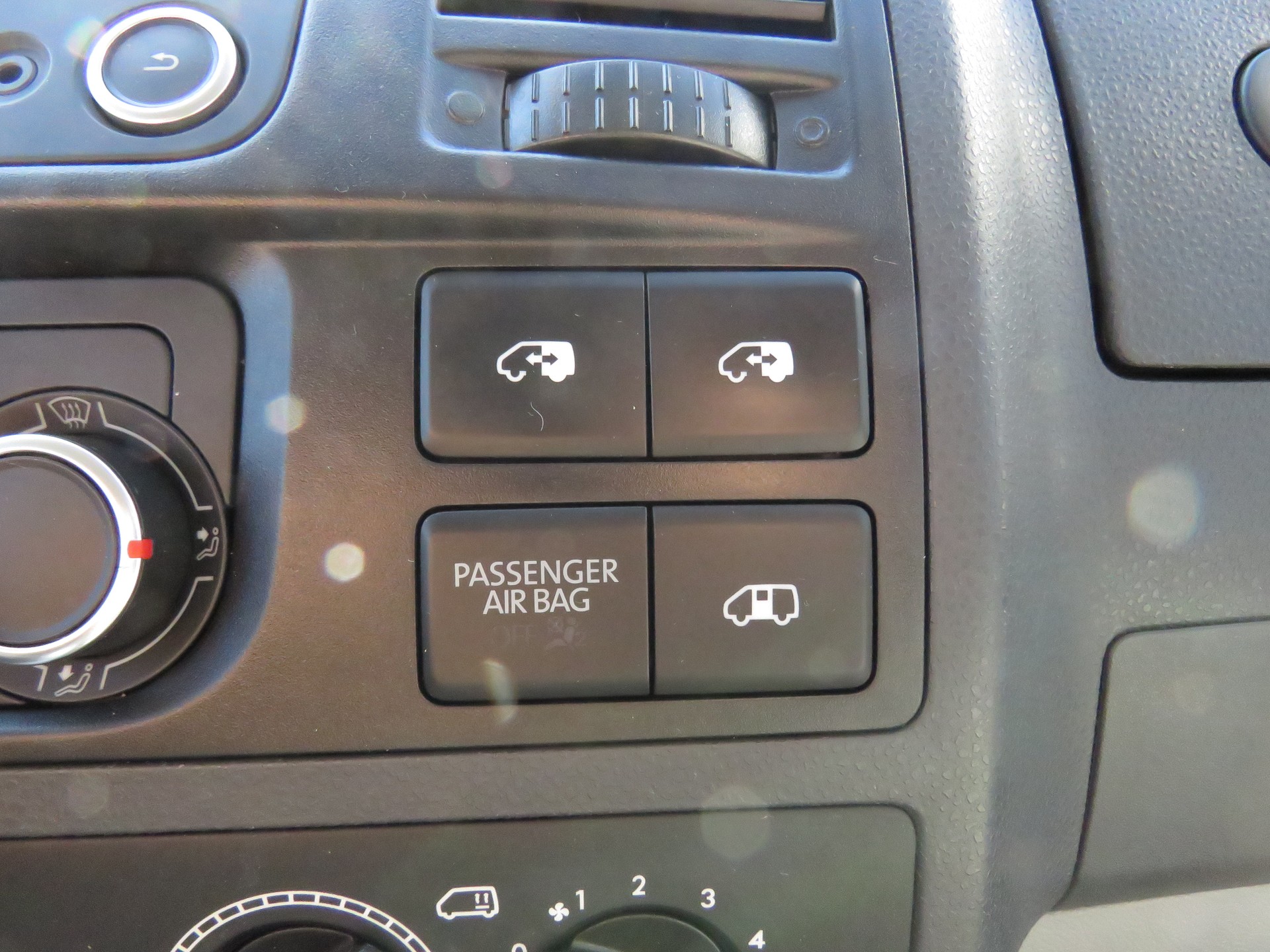 VW T5 2.0 TDI BMT DSG 9-Plätzer (Automat, AHK 2.5 t)-image-20