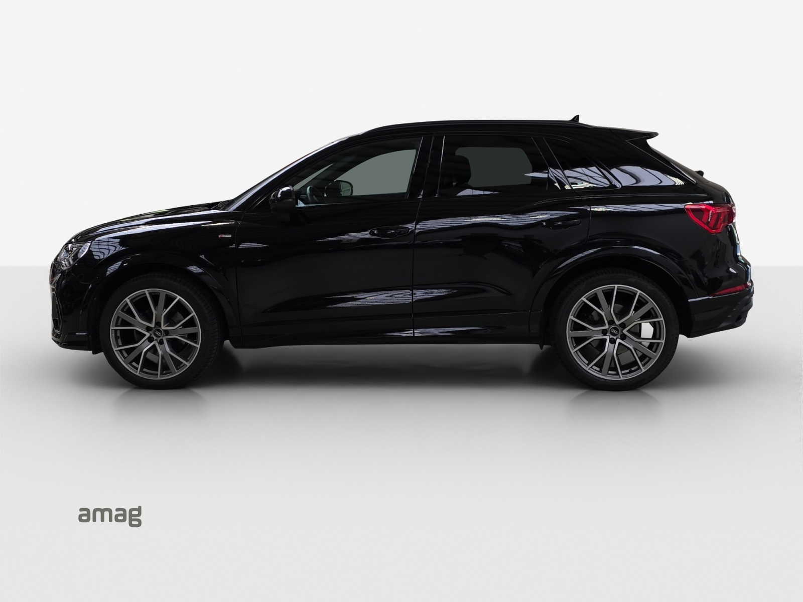 AUDI Q3 35 TFSI S line Attraction S-tronic-image-1