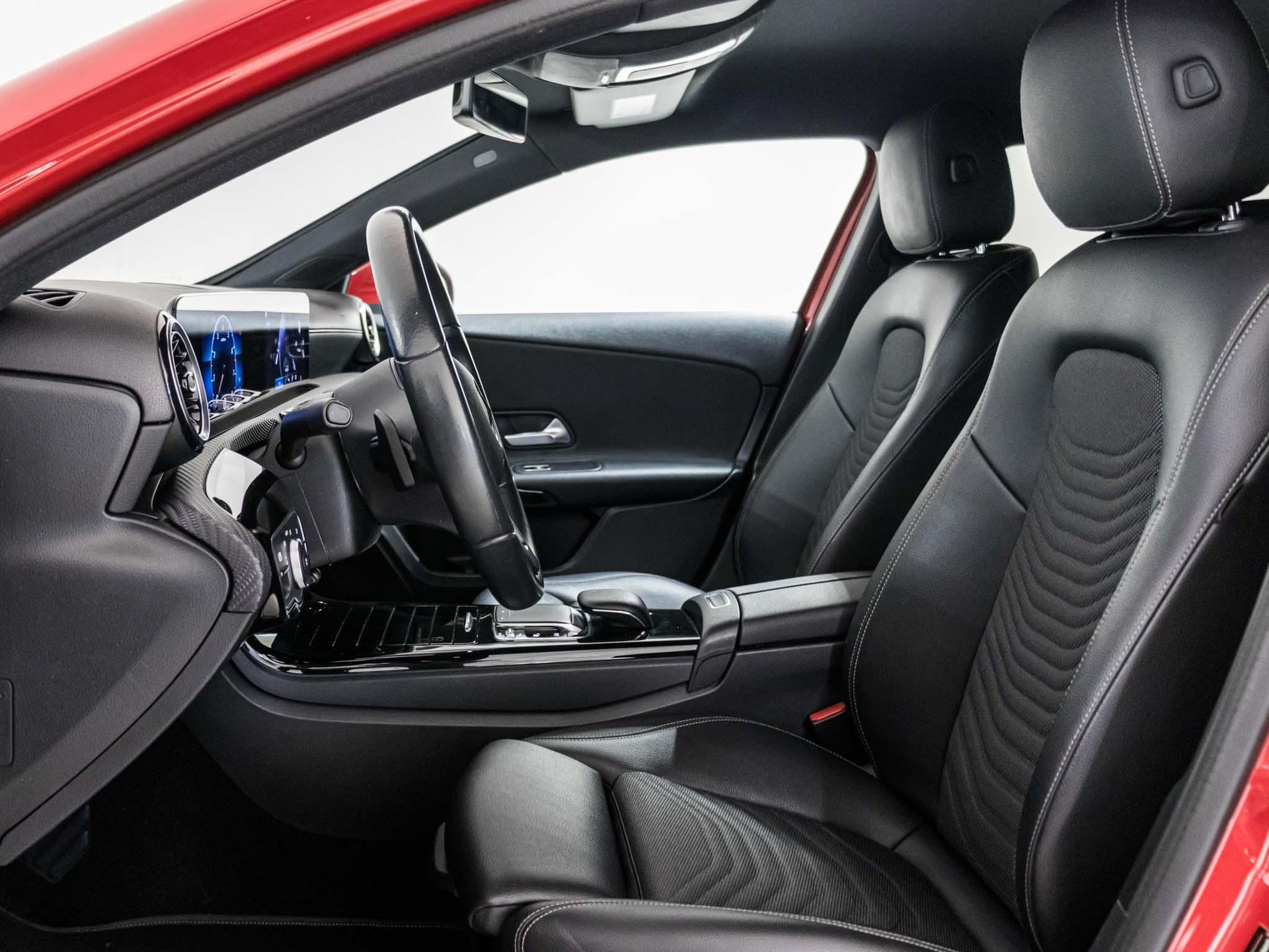 MERCEDES-BENZ A 200-image-6