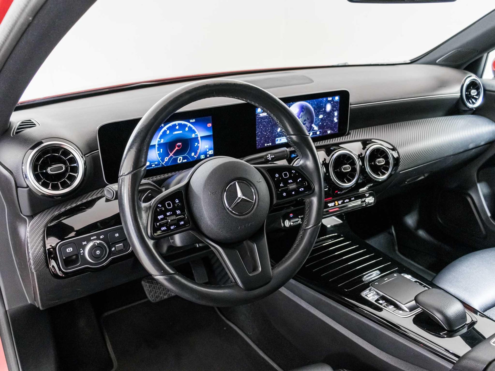 MERCEDES-BENZ A 200-image-8