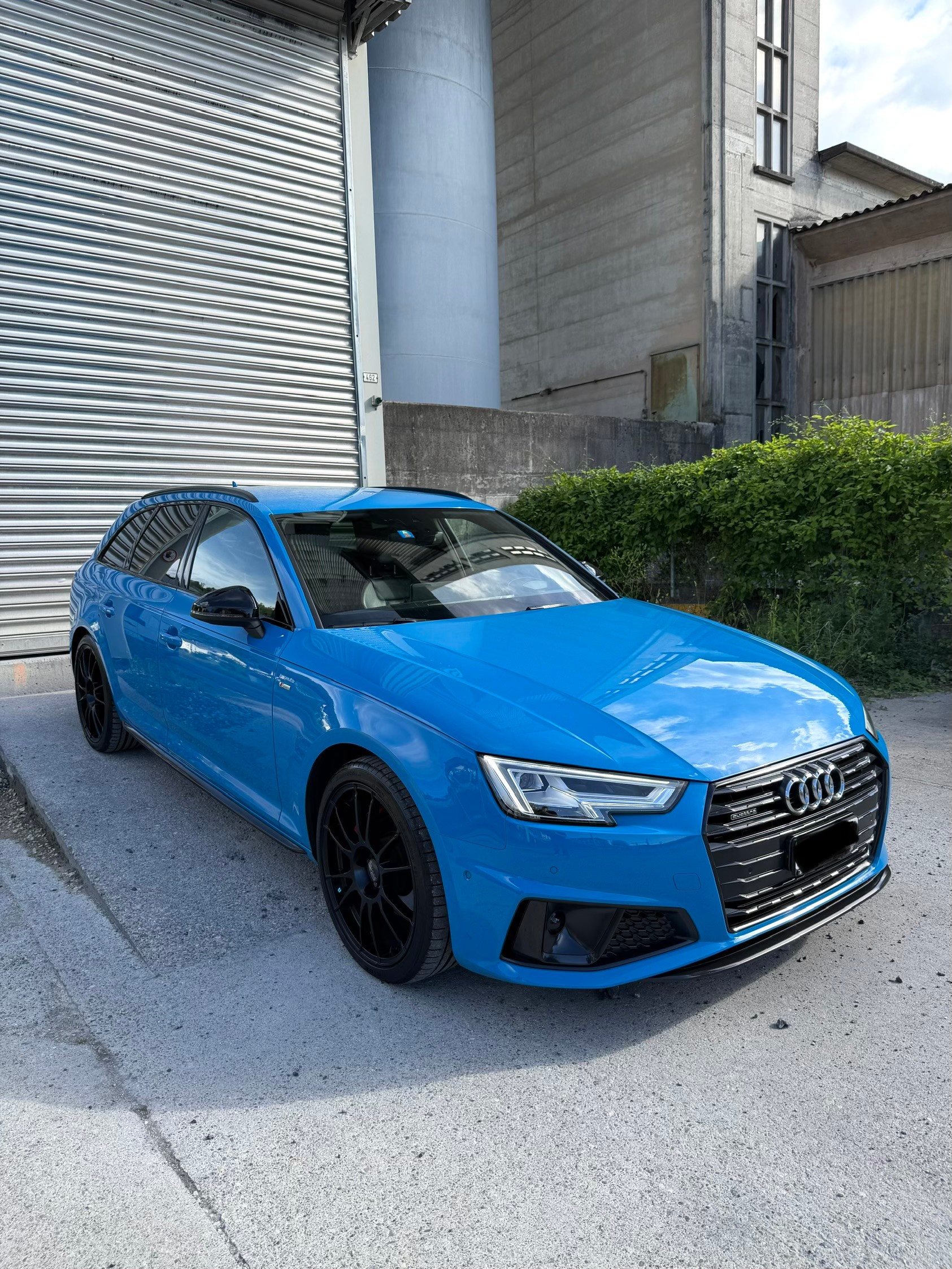 AUDI 2.0 40 TDI Sport Attraction quattro S-Tronic-image-0