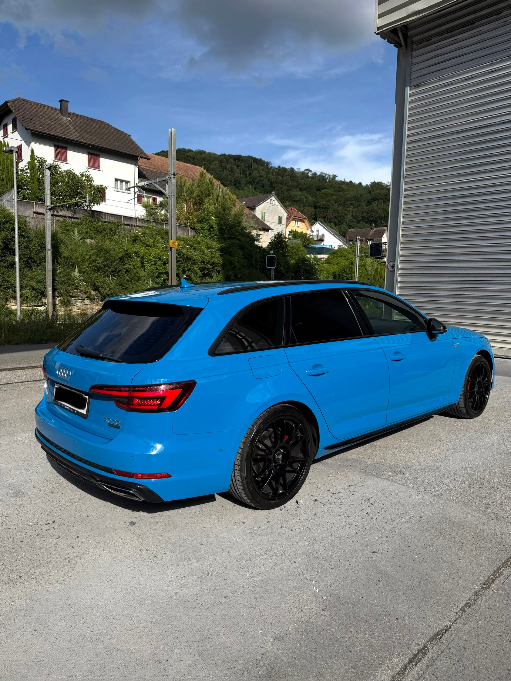 AUDI 2.0 40 TDI Sport Attraction quattro S-Tronic-image-2