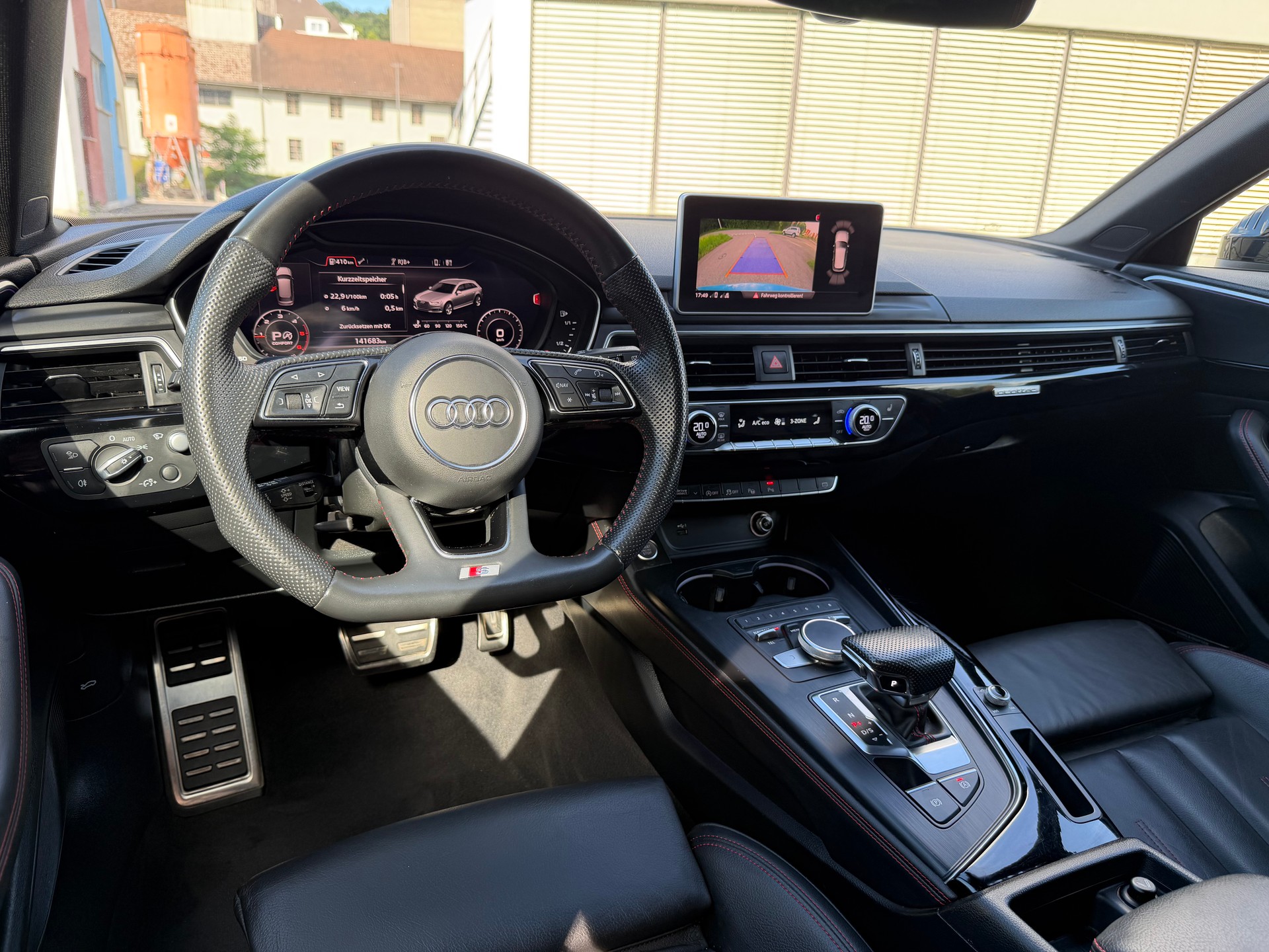 AUDI 2.0 40 TDI Sport Attraction quattro S-Tronic-image-5