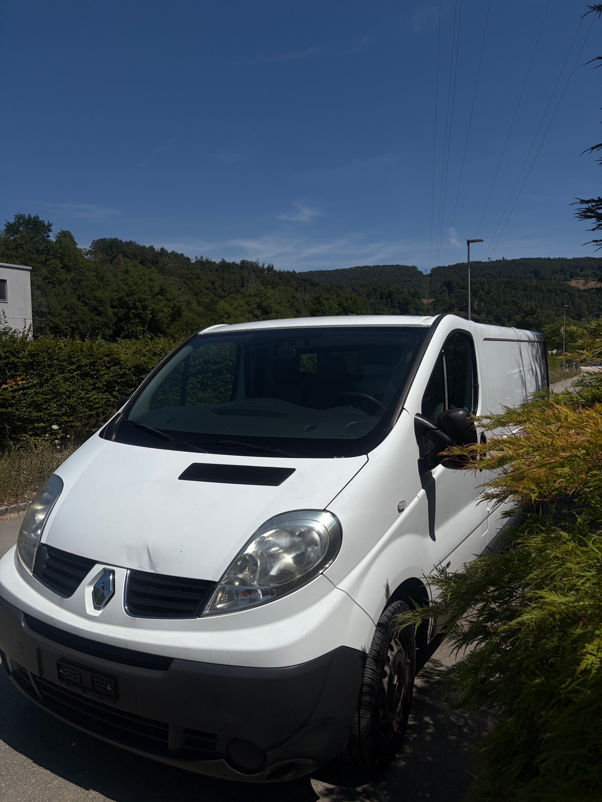 RENAULT Trafic 2.0i 2.9t L1H1-image-1