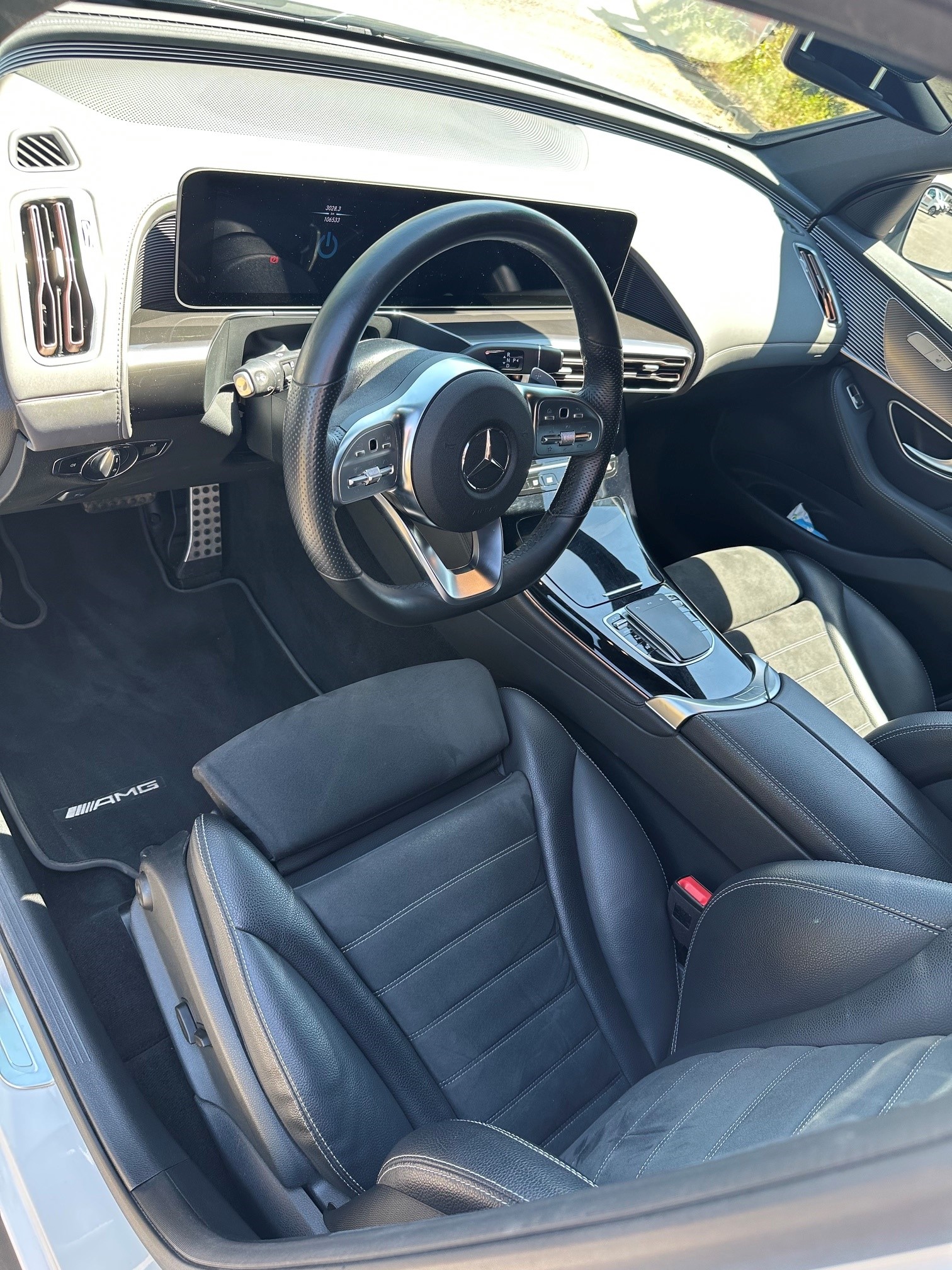 MERCEDES-BENZ EQC 400 AMG Line 4Matic-image-5