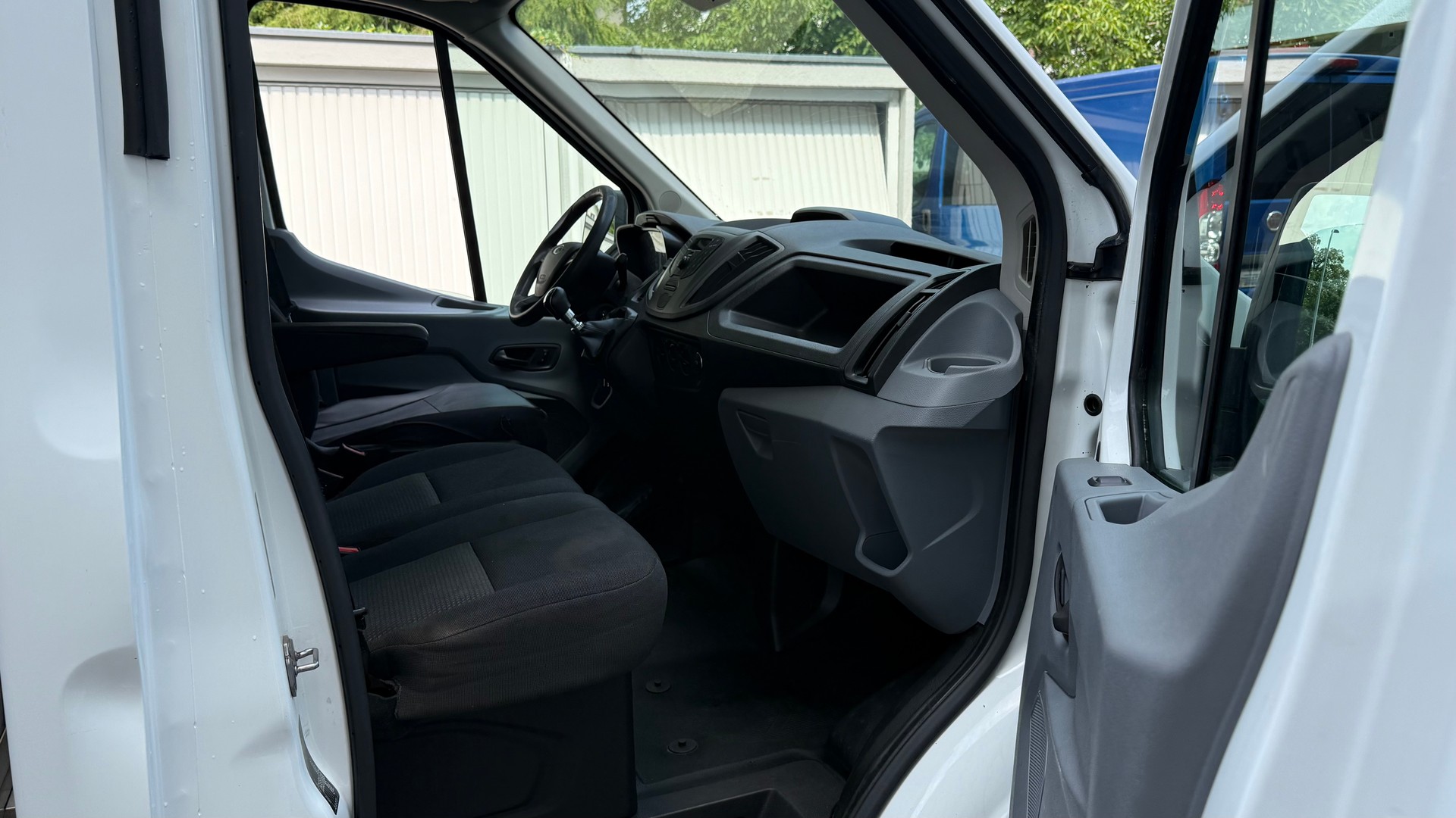 FORD Transit 350 L2H1 Ambiente RWD-image-8