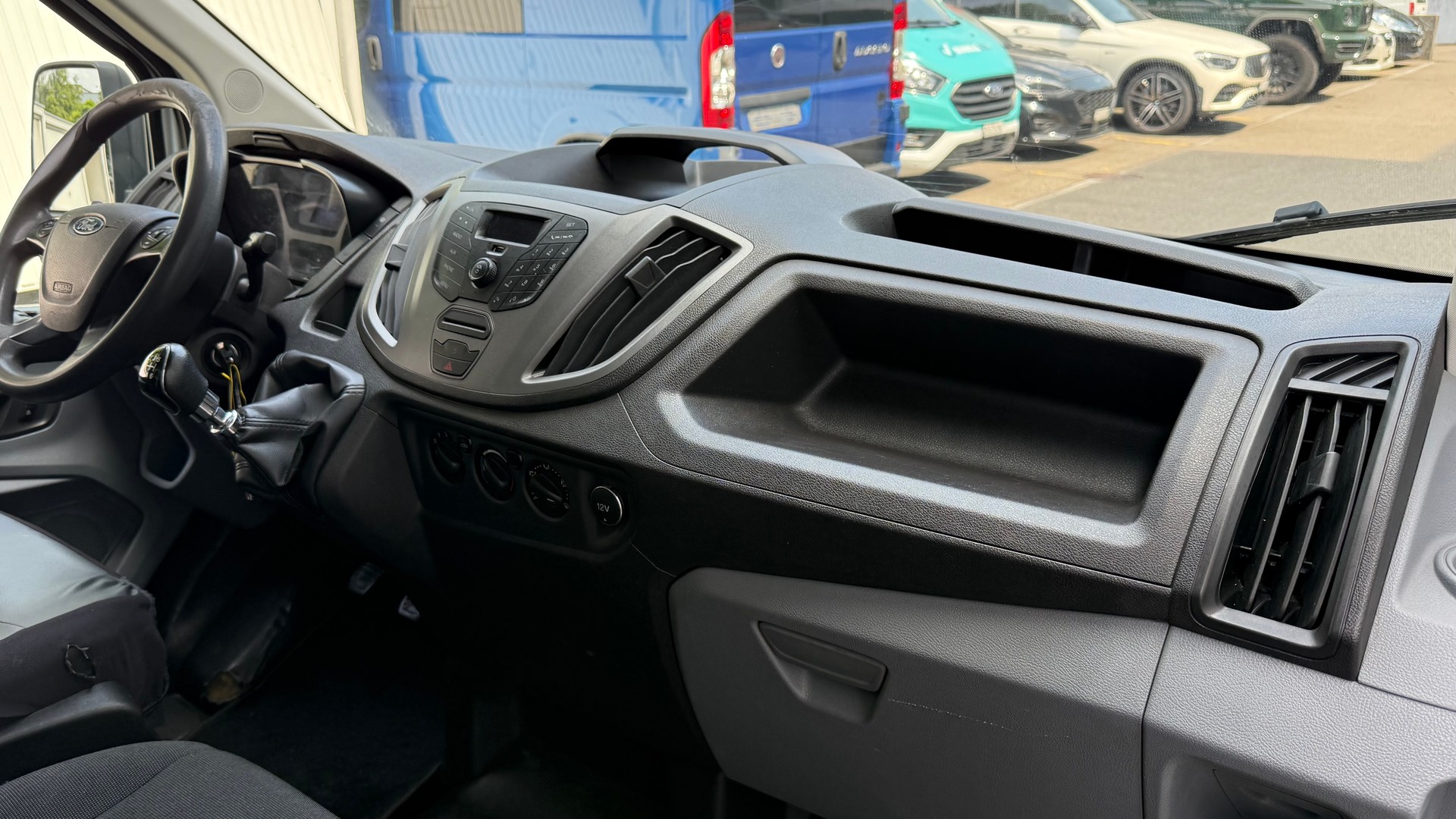 FORD Transit 350 L2H1 Ambiente RWD-image-9