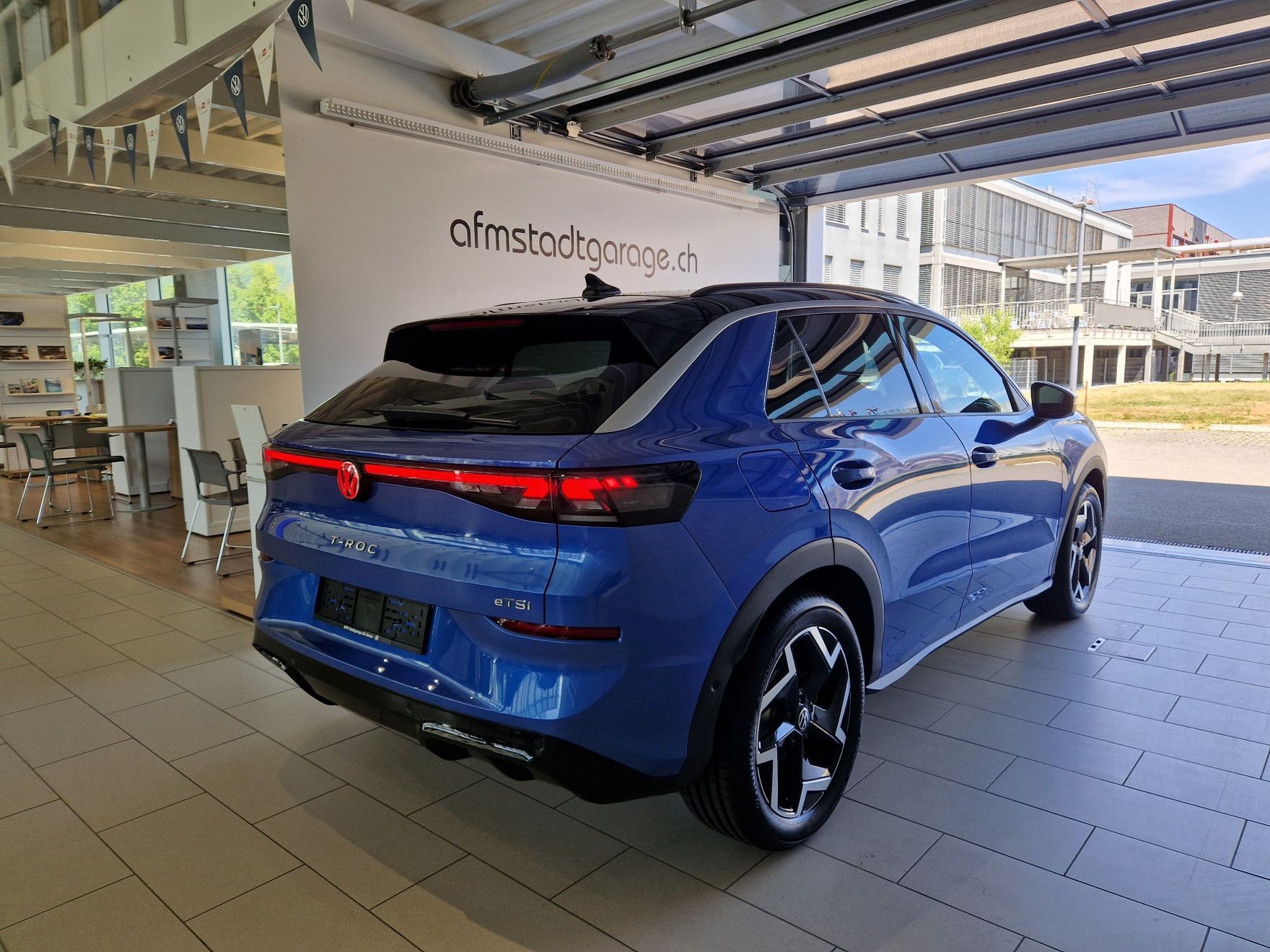 VW T-Roc 1.5 eTSI mHEV R-Line DSG-image-3