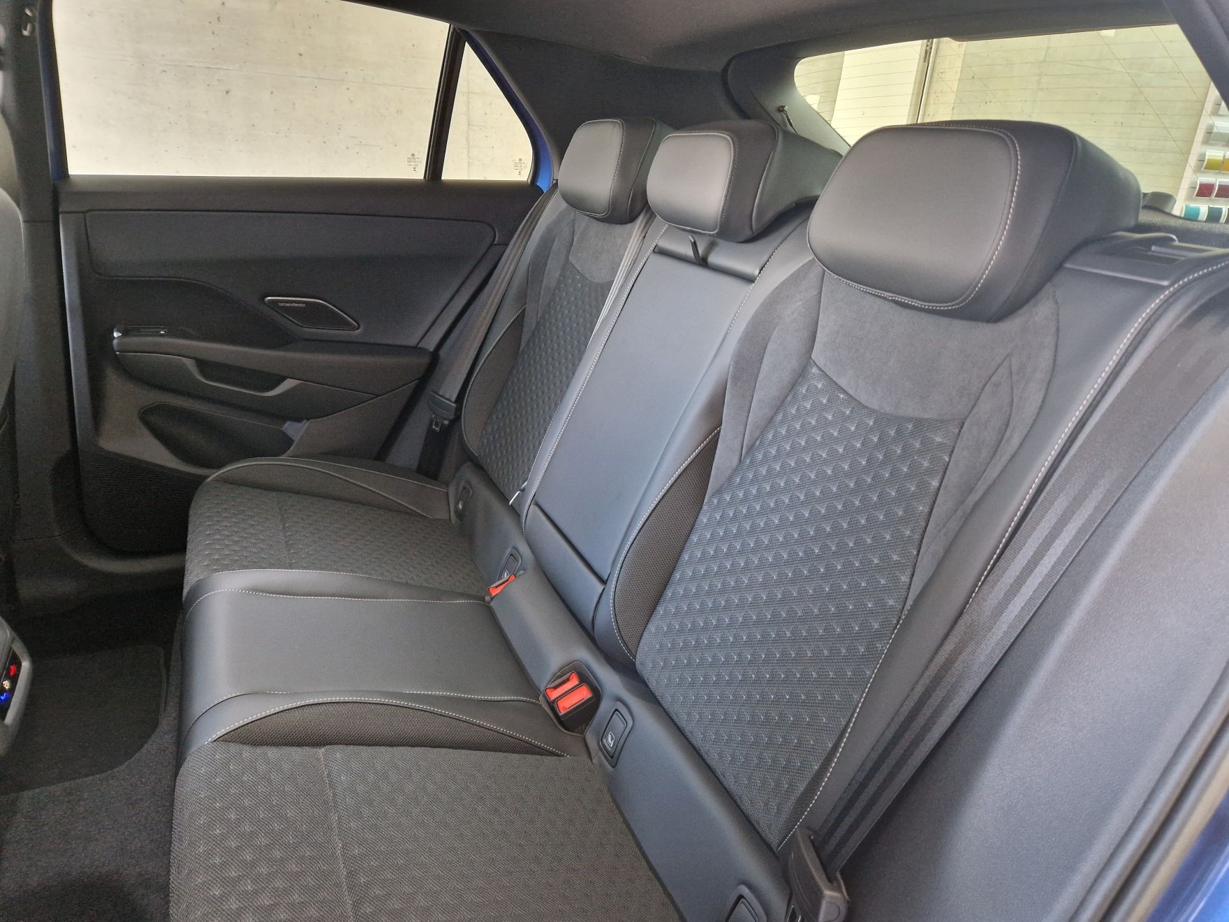 VW T-Roc 1.5 eTSI mHEV R-Line DSG-image-9