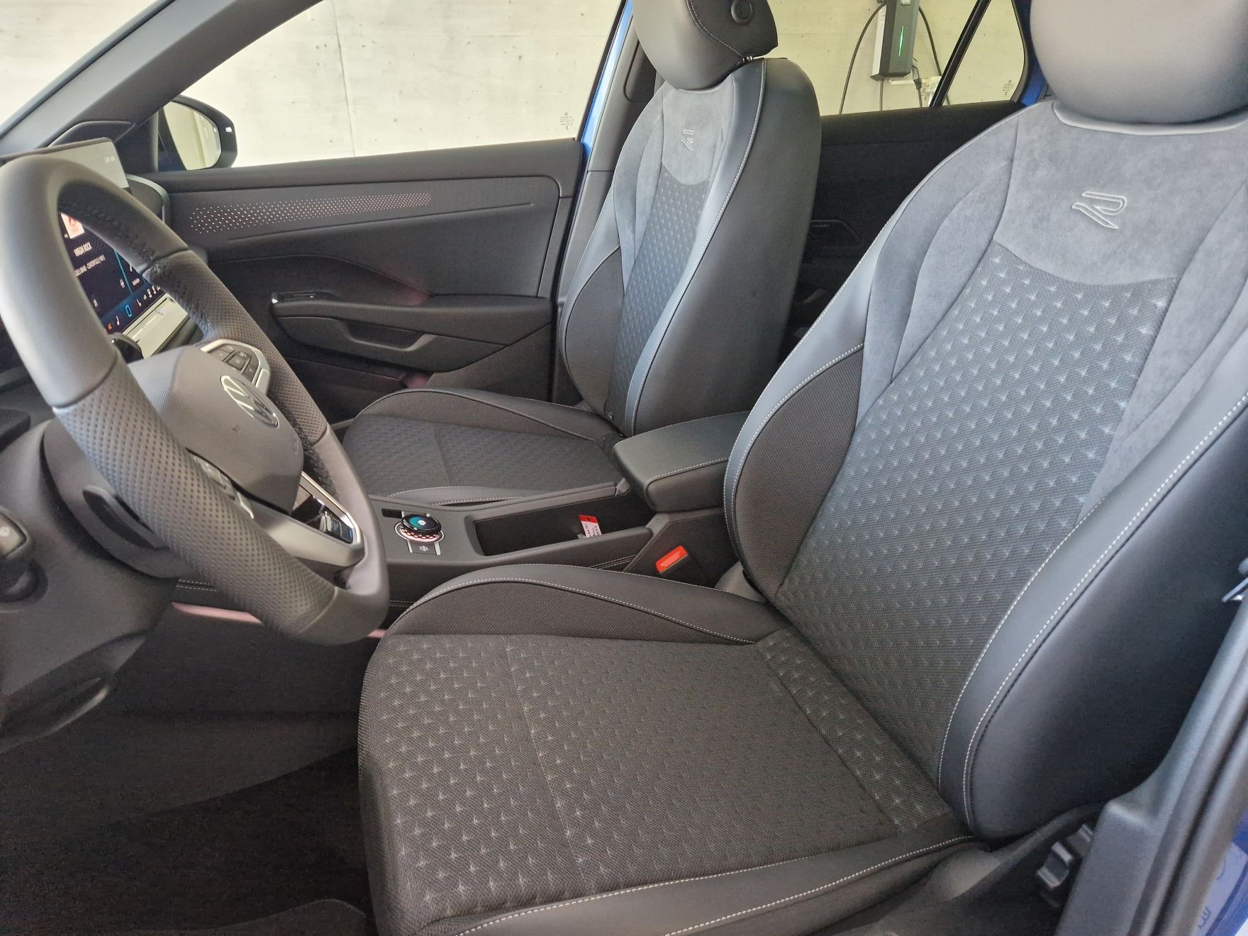 VW T-Roc 1.5 eTSI mHEV R-Line DSG-image-8