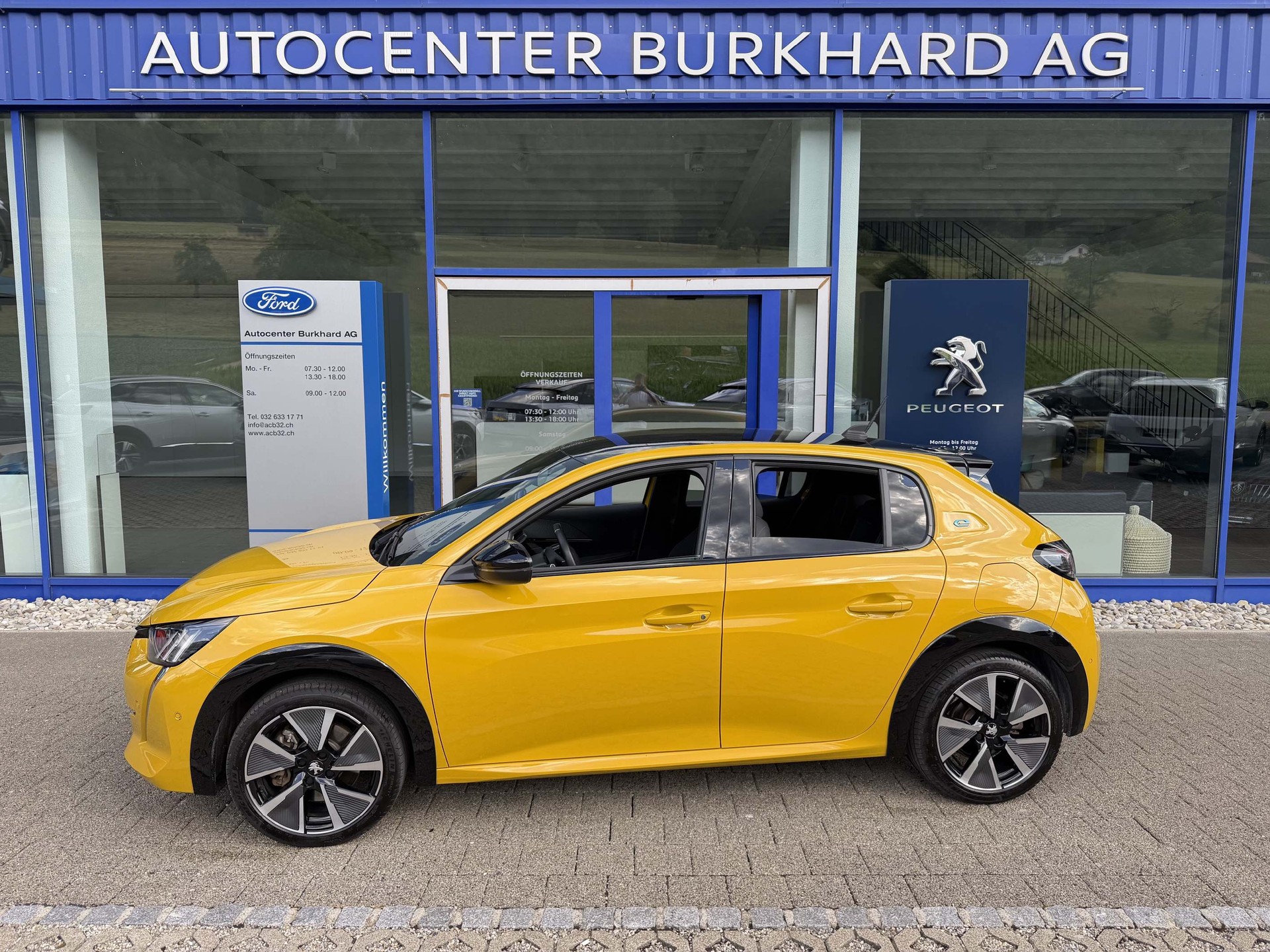PEUGEOT 208 e-GT Pack *Full Option*