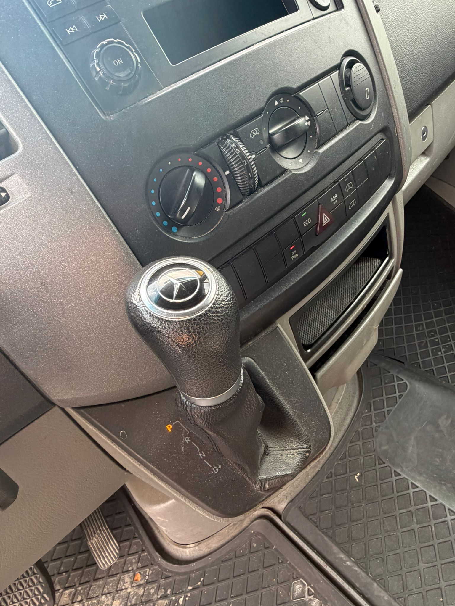 MERCEDES-BENZ Sprinter 314 CDI Standard 7G-Tronic-image-9