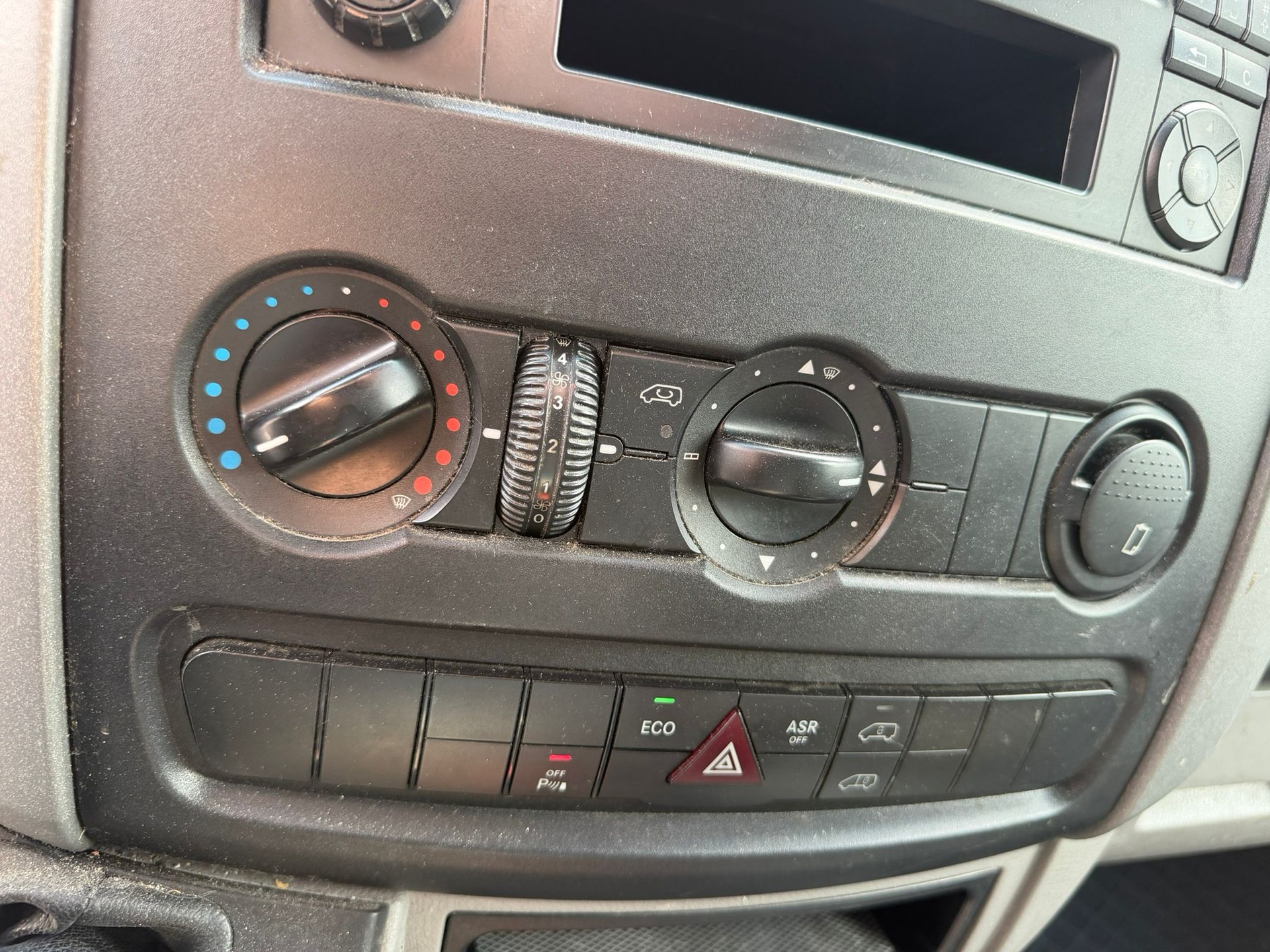 MERCEDES-BENZ Sprinter 314 CDI Standard 7G-Tronic-image-10