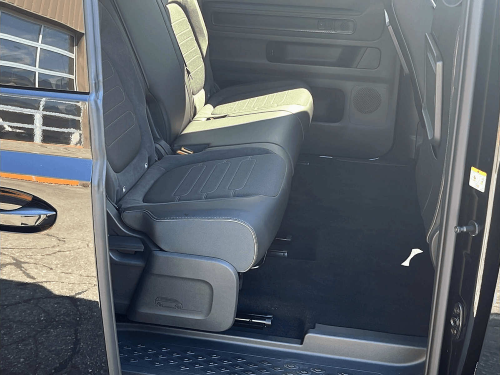 VW ID. Buzz Pro4M 86/91kWh 3239mm 340PS/250kW 86/91 kWh elektrisch-image-12