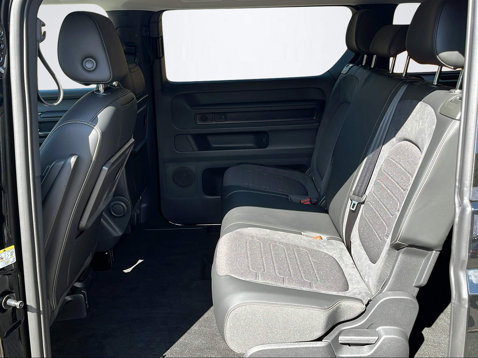 VW ID. Buzz Pro4M 86/91kWh 3239mm 340PS/250kW 86/91 kWh elektrisch-image-8
