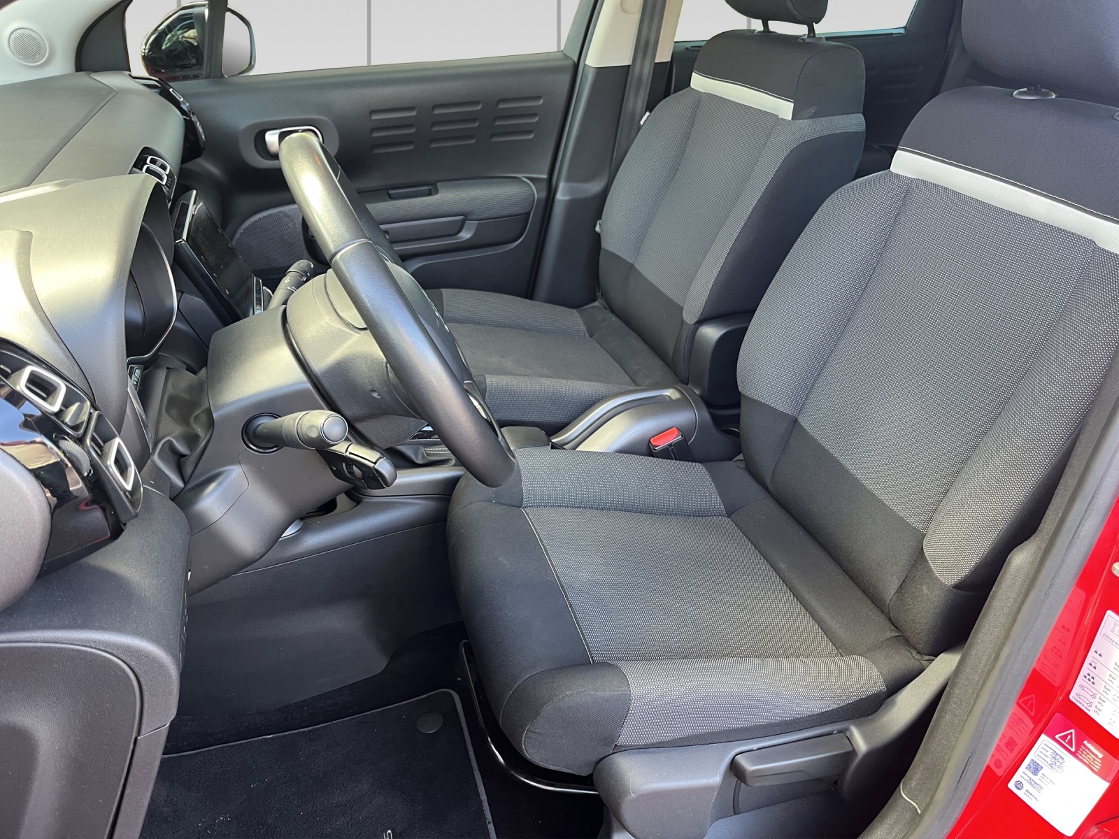 CITROEN C3 Aircross 1.2i PureTech Feel EAT-image-6