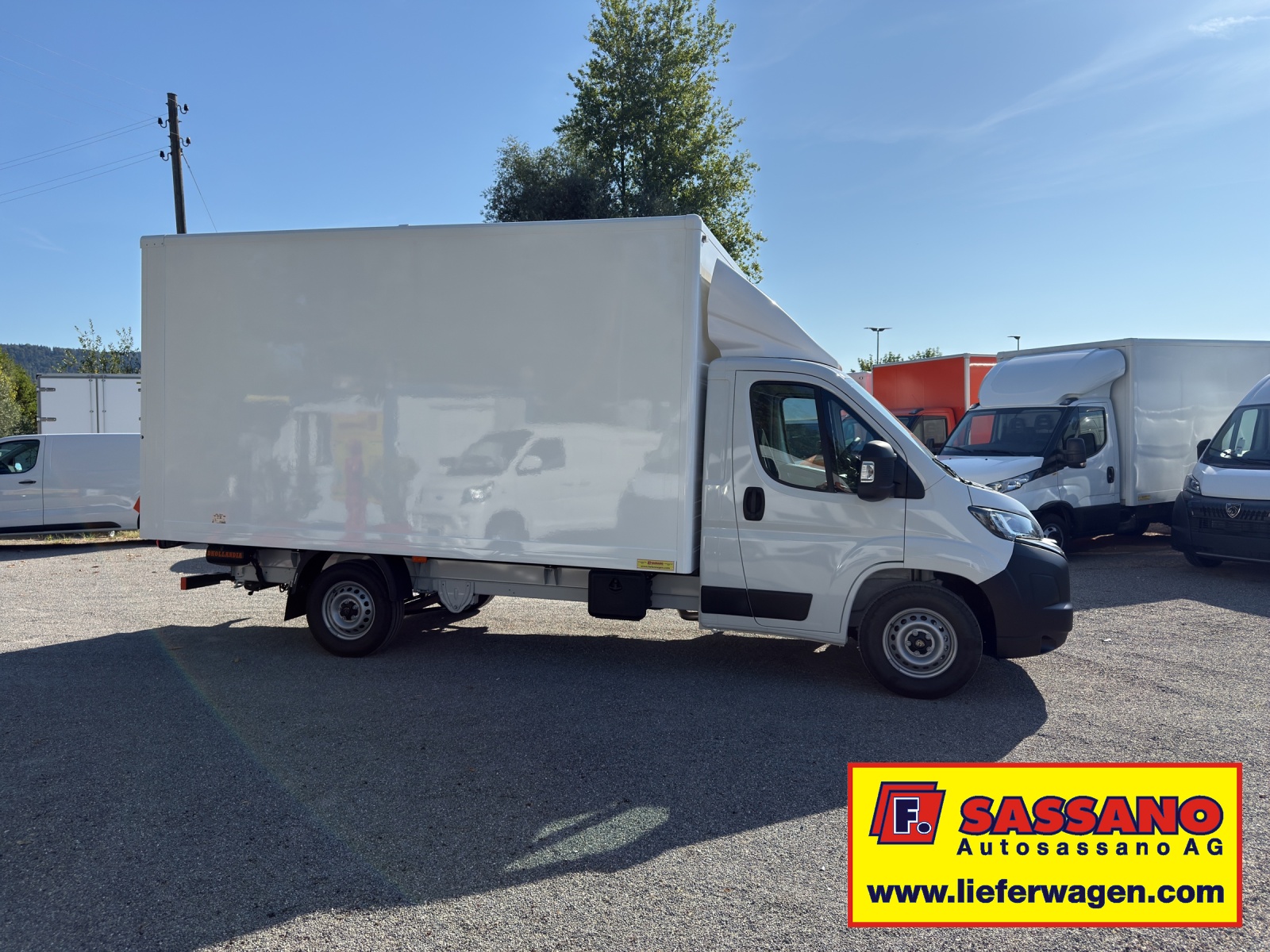 PEUGEOT Boxer 335 Heavy 2.2 BlueHID 140 Koffer mit Hebebühne-image-5