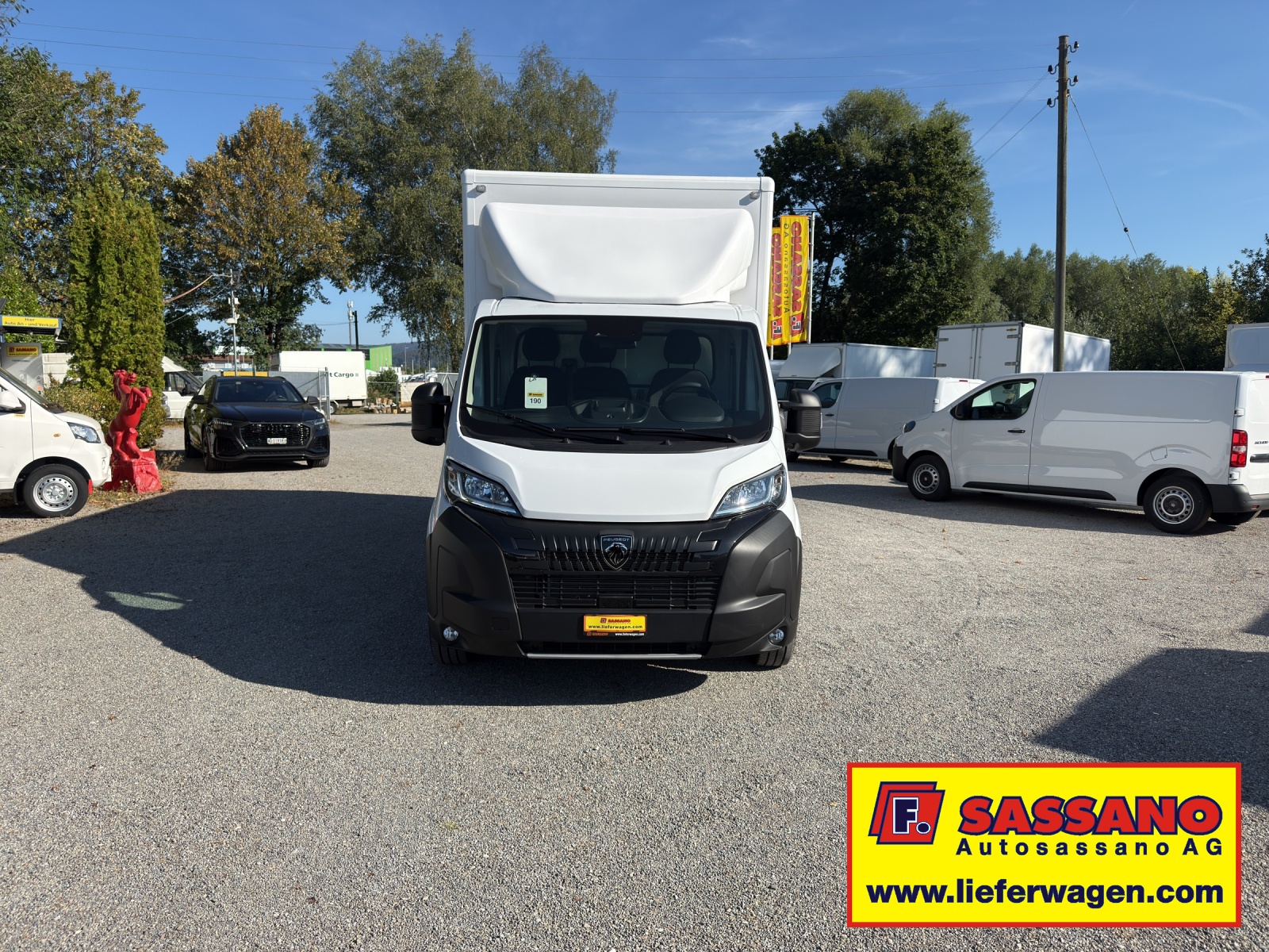 PEUGEOT Boxer 335 Heavy 2.2 BlueHID 140 Koffer mit Hebebühne-image-2