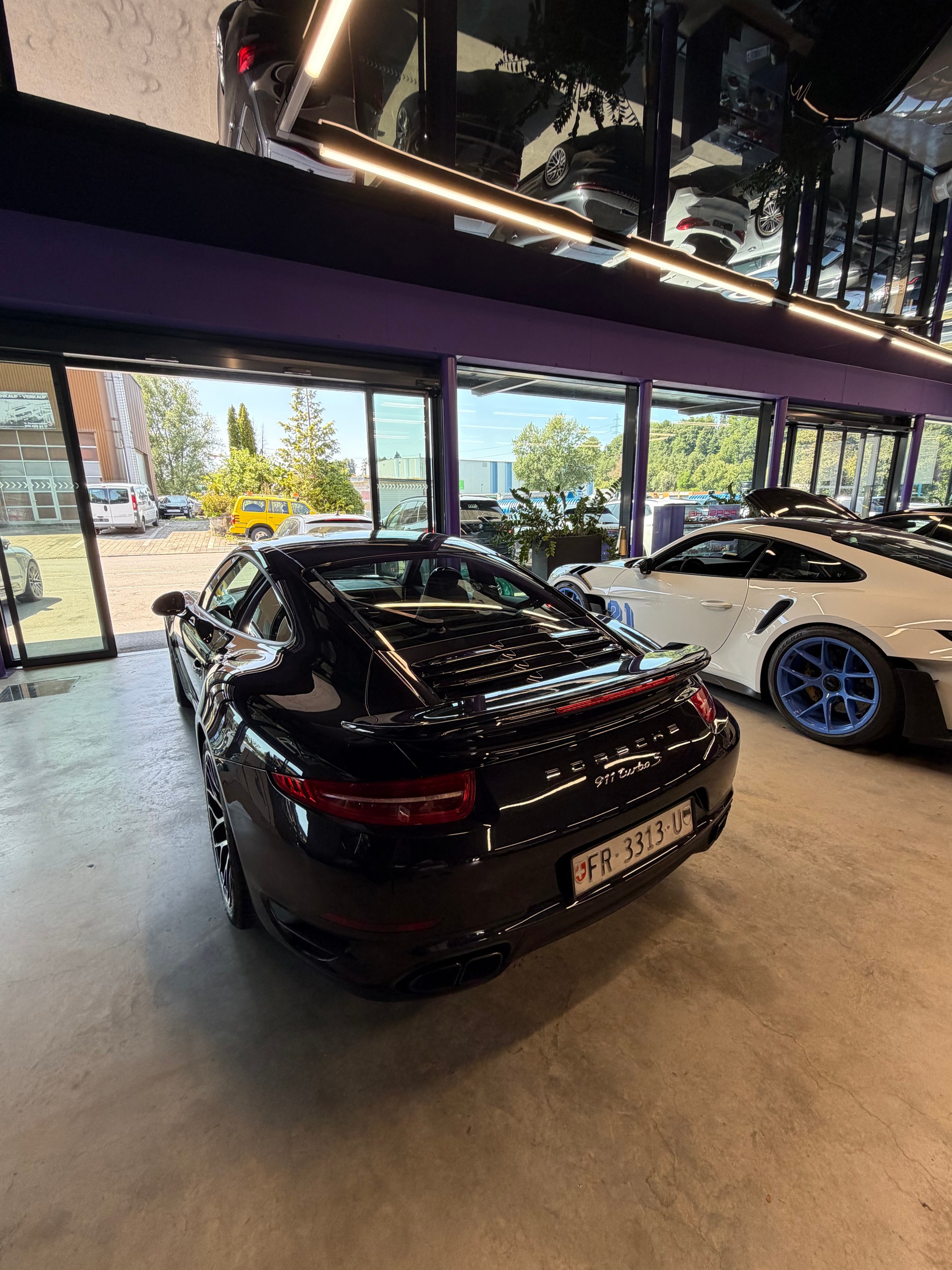 PORSCHE 911 Turbo S PDK-image-4