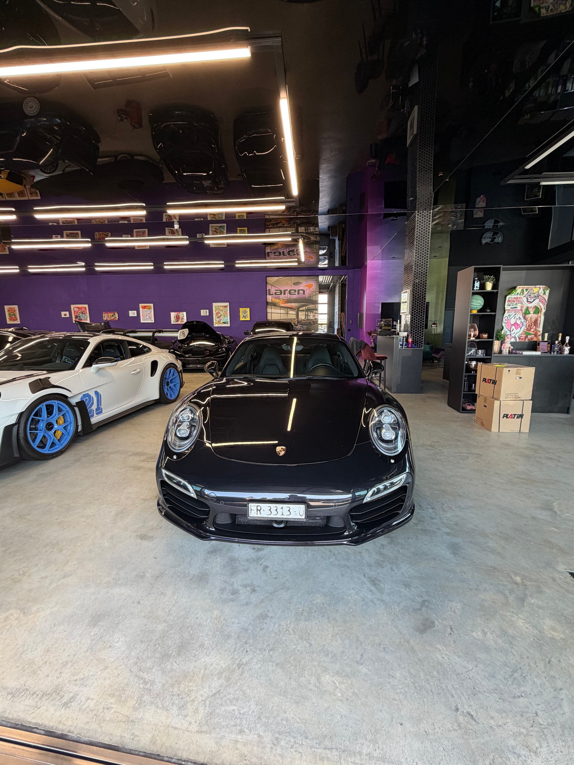PORSCHE 911 Turbo S PDK-showroom-element-2