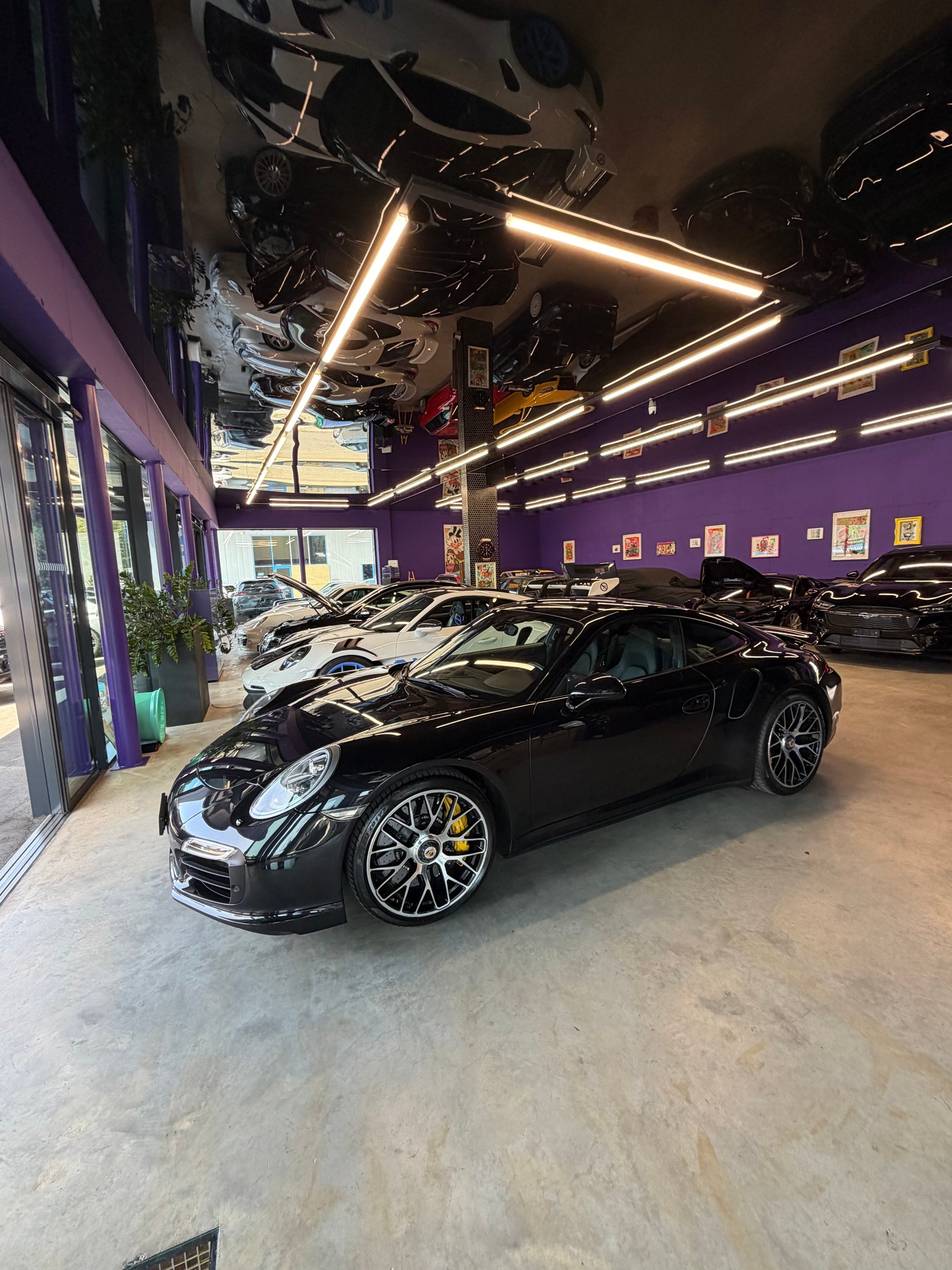 PORSCHE 911 Turbo S PDK-showroom-element-1