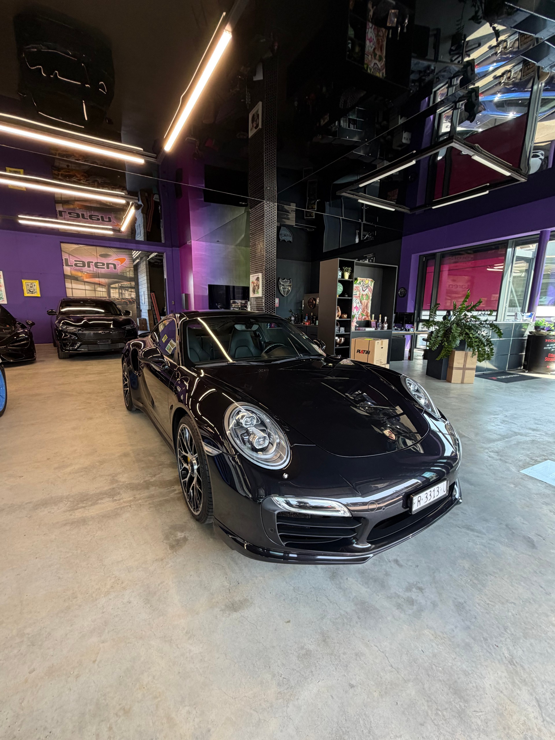 PORSCHE 911 Turbo S PDK-image-5