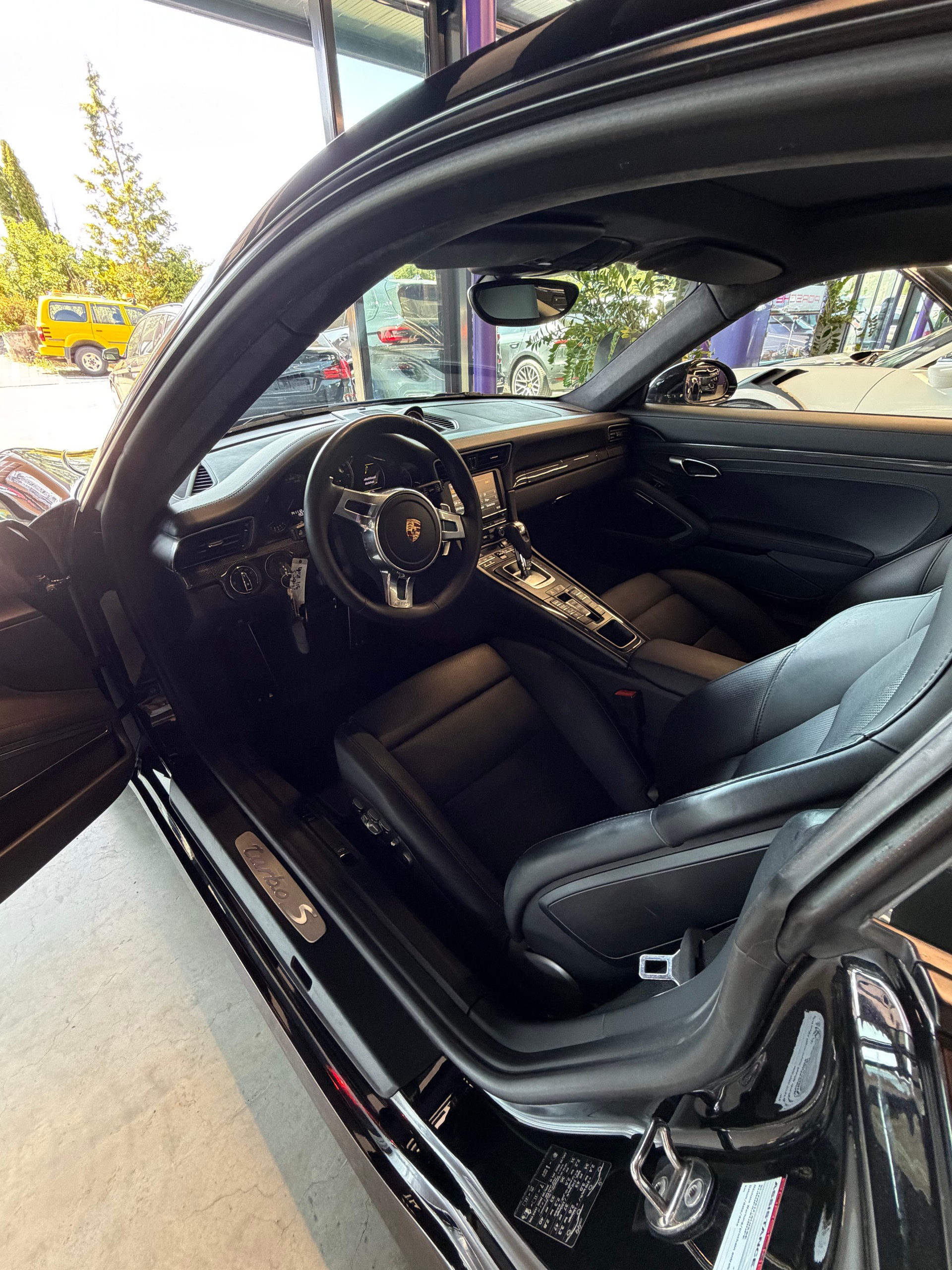 PORSCHE 911 Turbo S PDK-image-8