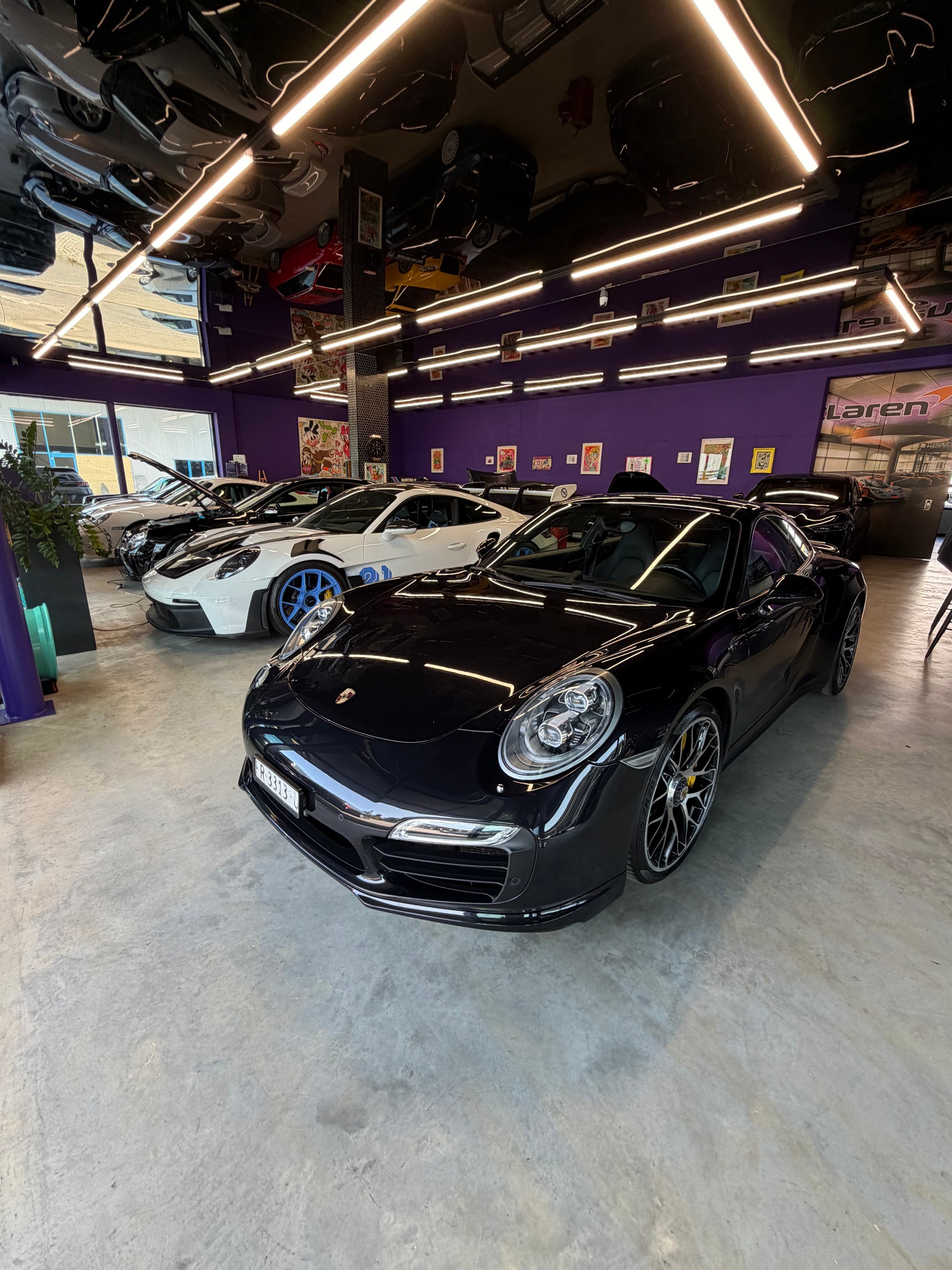 PORSCHE 911 Turbo S PDK-showroom-element-3