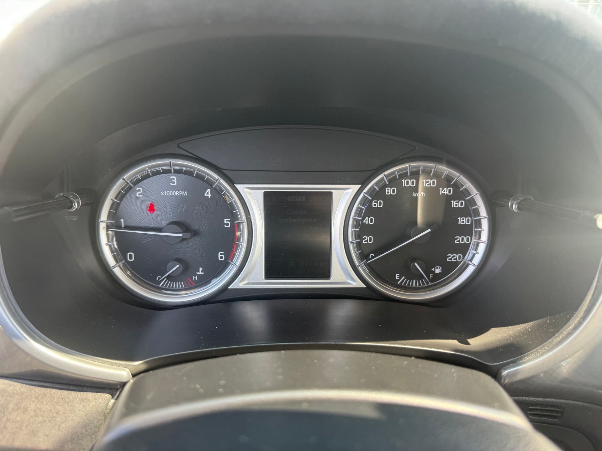 SUZUKI Vitara 1.6 TD Sergio Cellano Top-image-12