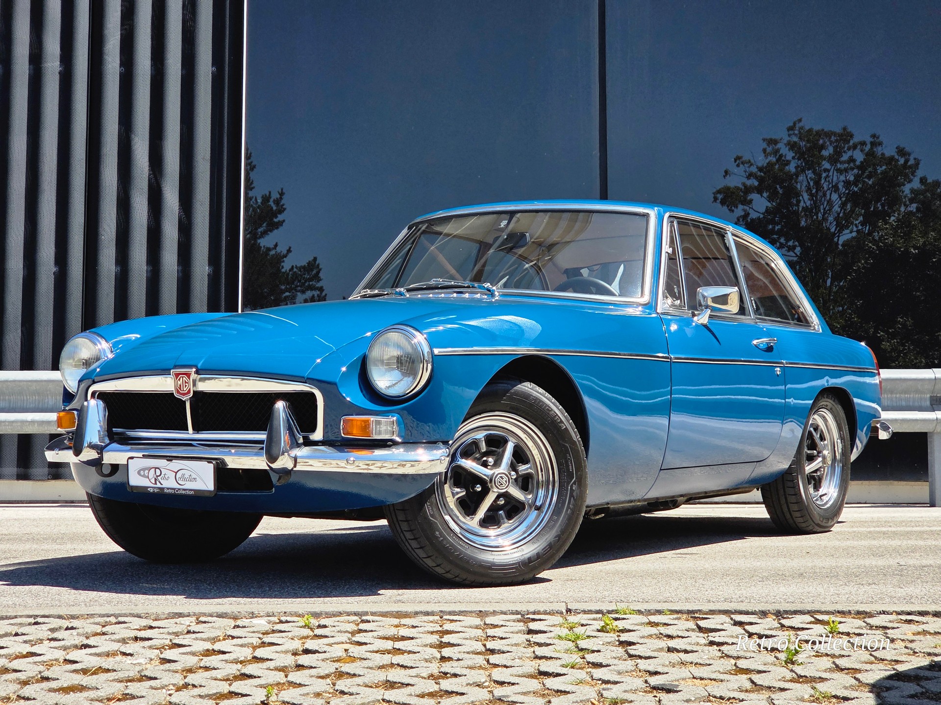 MG MGB GT - ultime série avec pare-chocs chromés - Overdrive - voiture CH - Expertisée vétéran 01.06.2026.-image-0