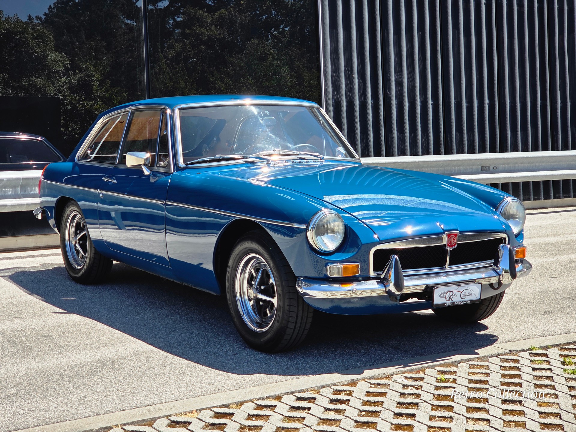 MG MGB GT - ultime série avec pare-chocs chromés - Overdrive - voiture CH - Expertisée vétéran 01.06.2026.-image-3
