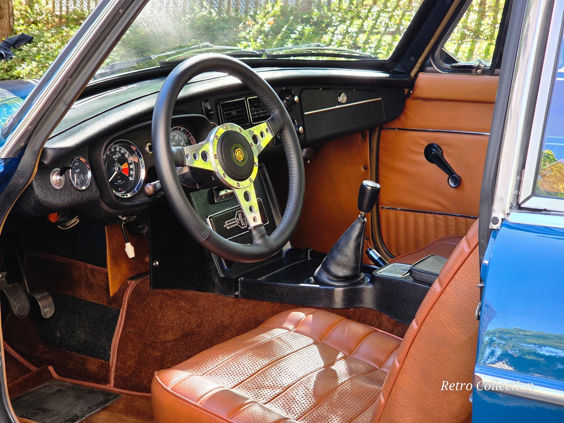 MG MGB GT - ultime série avec pare-chocs chromés - Overdrive - voiture CH - Expertisée vétéran 01.06.2026.-image-9