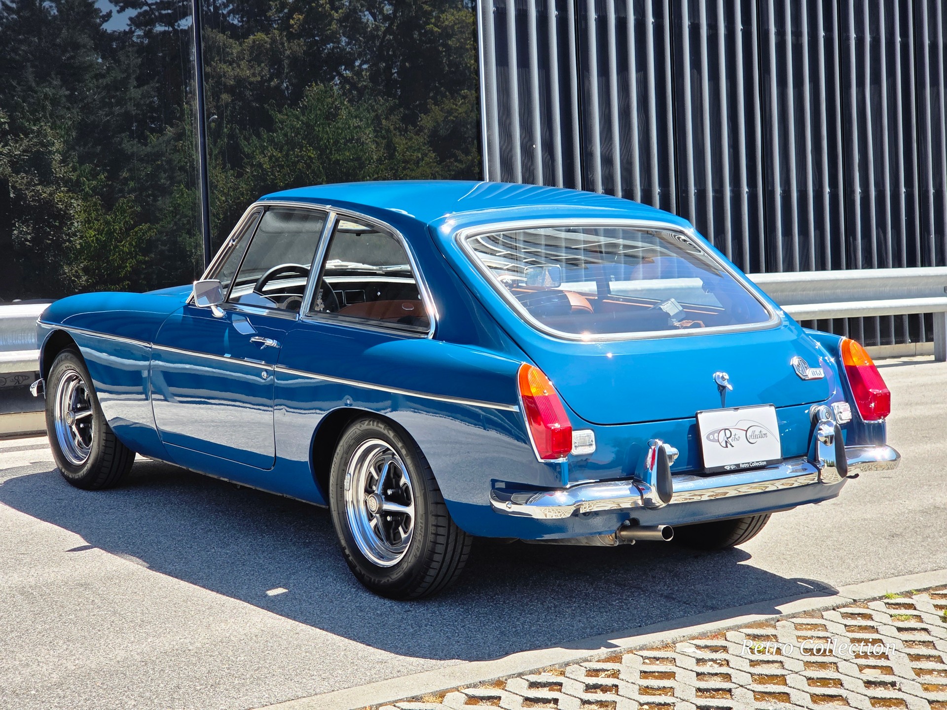 MG MGB GT - ultime série avec pare-chocs chromés - Overdrive - voiture CH - Expertisée vétéran 01.06.2026.-image-4