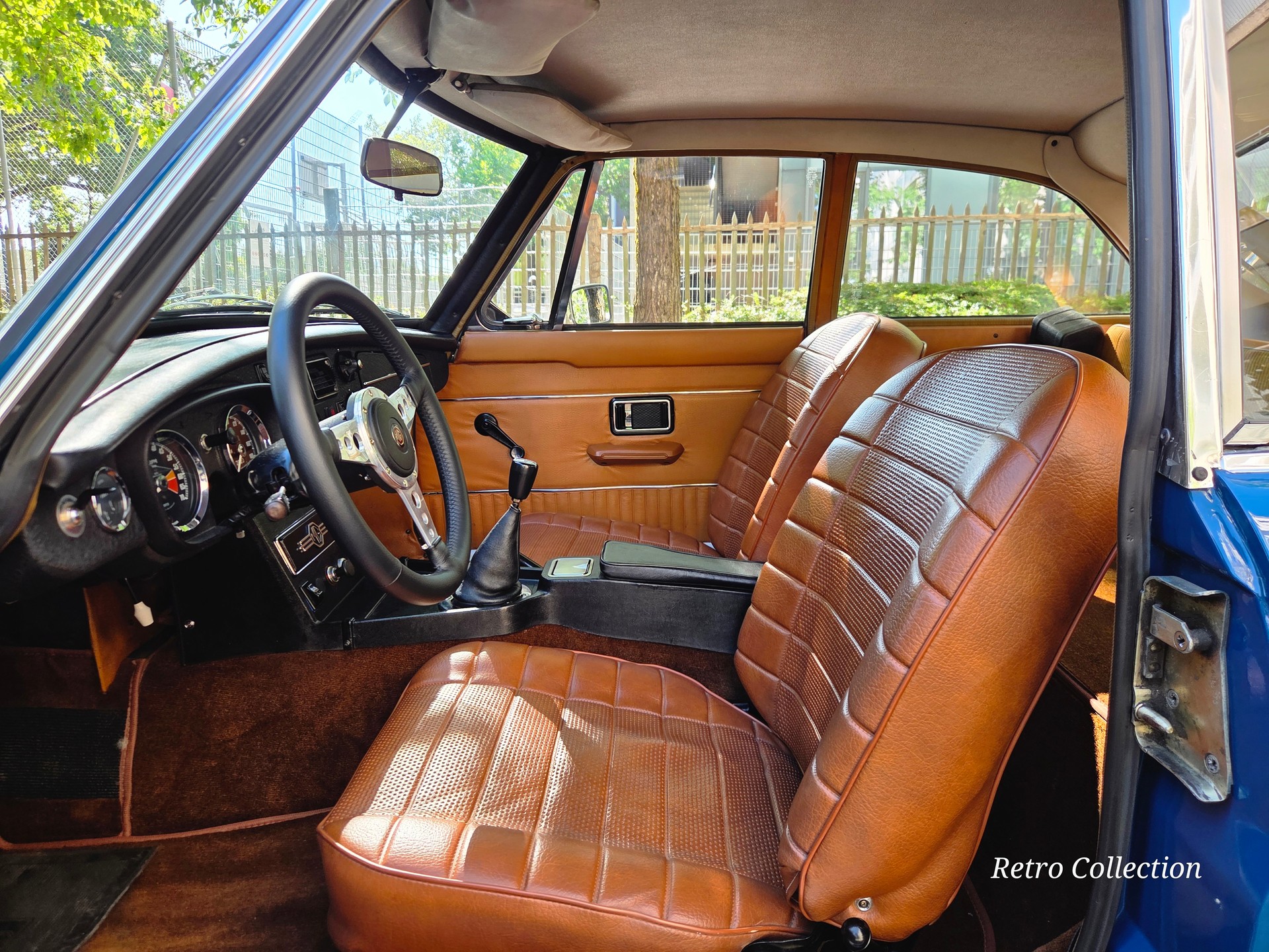 MG MGB GT - ultime série avec pare-chocs chromés - Overdrive - voiture CH - Expertisée vétéran 01.06.2026.-image-11