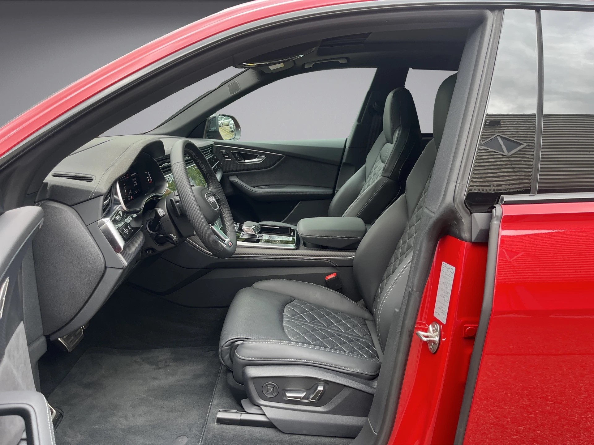 AUDI SQ8 SUV TFSI qu*S-Sportsitze PLUS, Absolute Vollausstattung(Np-184'200.-), (5-Jahre Garantie)*-image-10