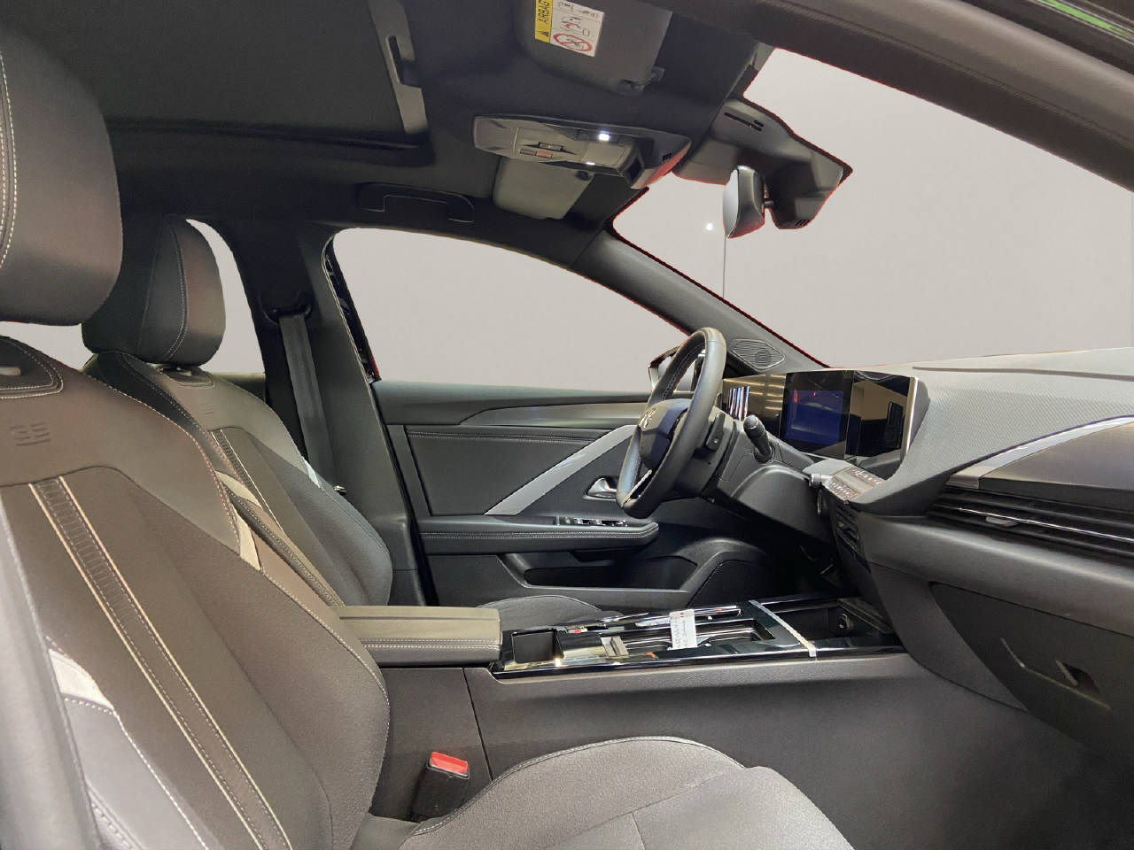 OPEL Astra Sports Tourer 1.2 T Hybrid GS-image-10