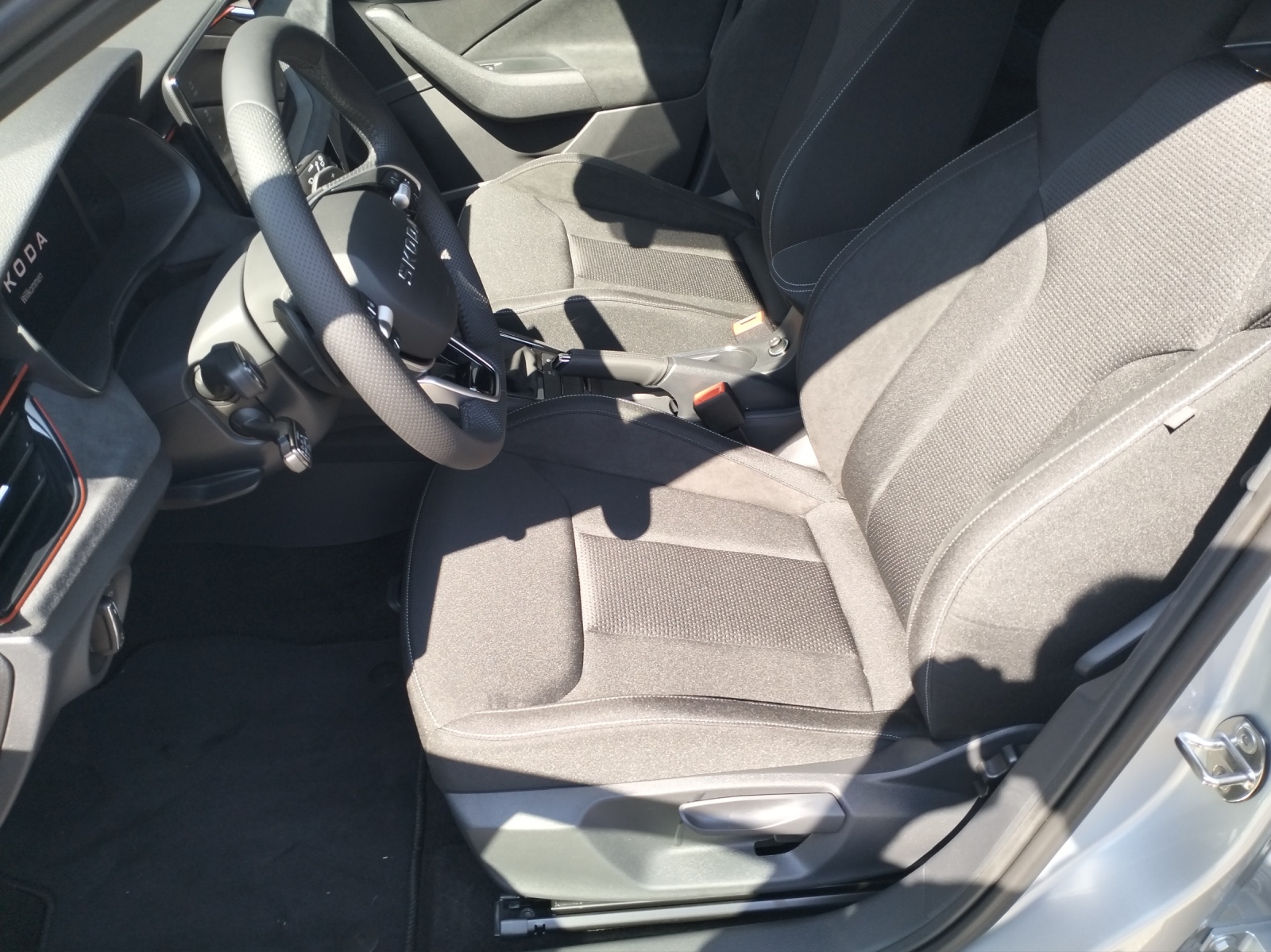 SKODA Scala 1.0 TSI Dynamic DSG-image-5