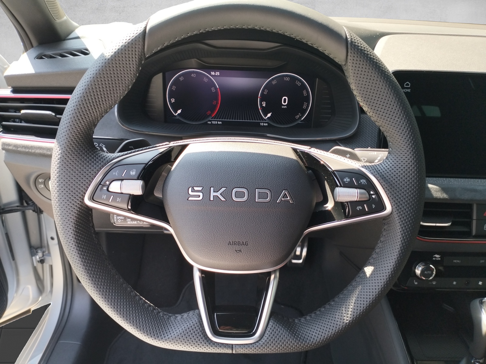 SKODA Scala 1.0 TSI Dynamic DSG-image-7