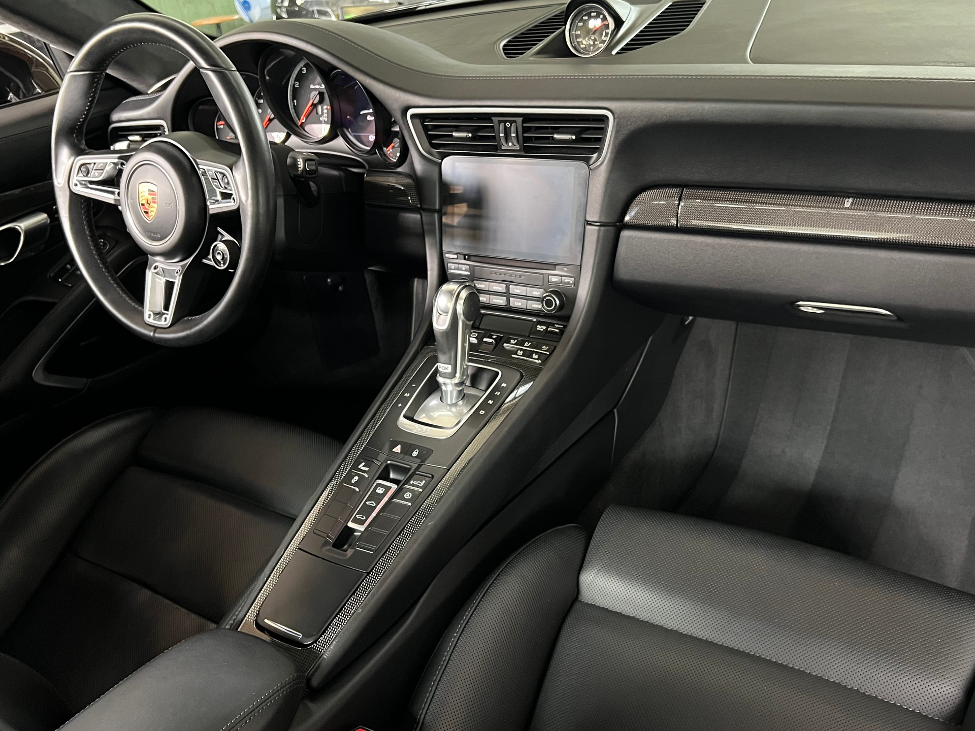 PORSCHE 911 Turbo S PDK-image-8