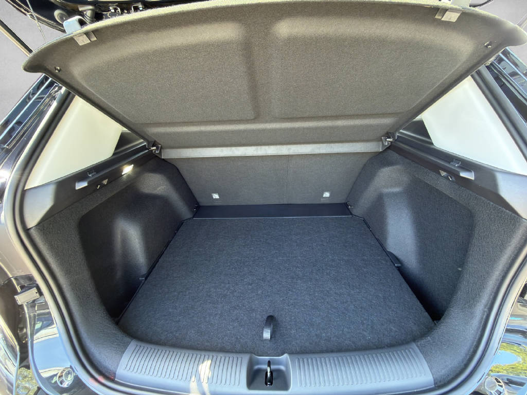 MG ZS 1.5 Hybrid+ Luxury-image-5