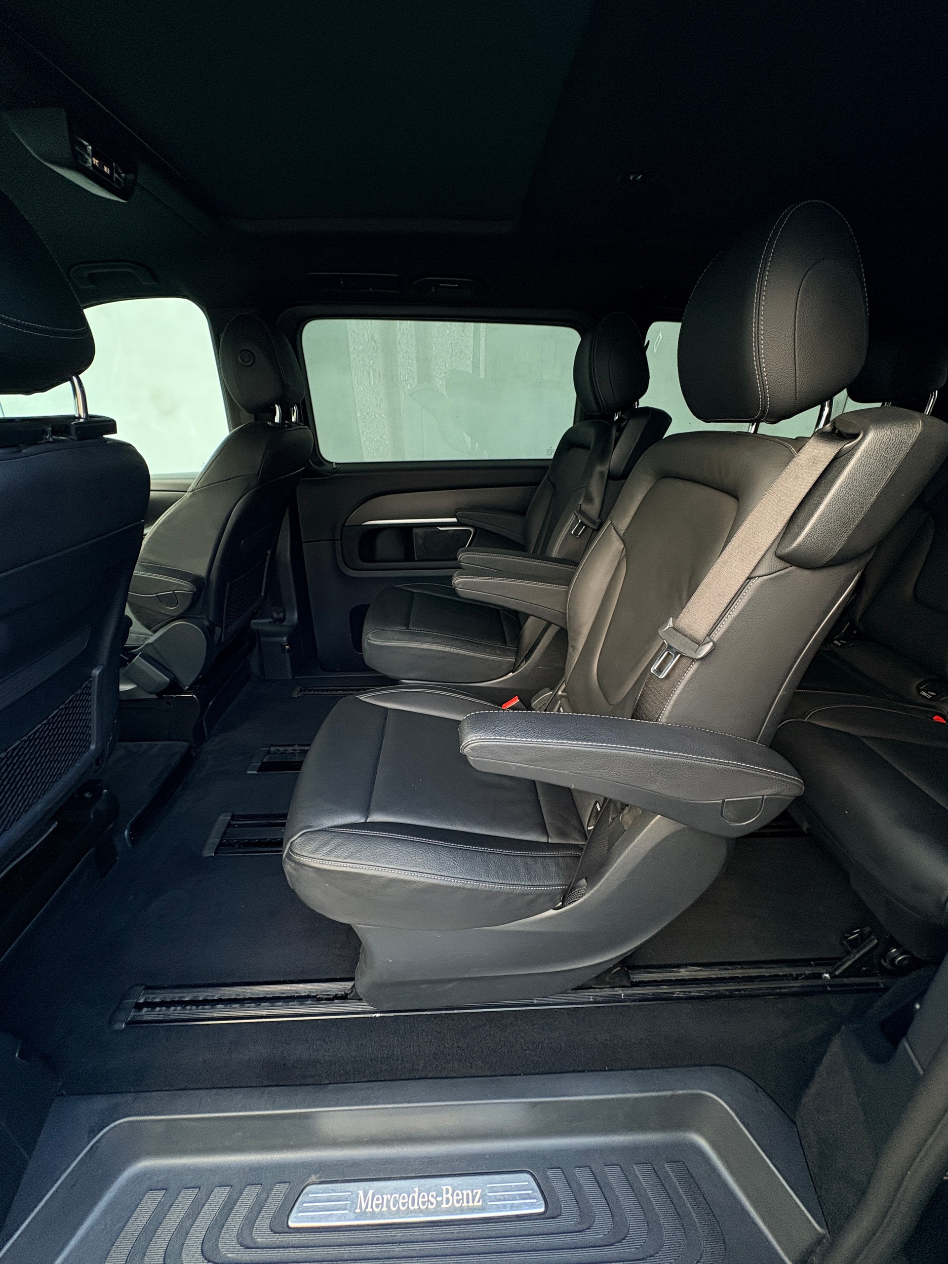 MERCEDES-BENZ Mercedes-Benz V 300 d lang 4MATIC 9G-TRONIC AVANTGARDE EDITION AMG Line-image-13