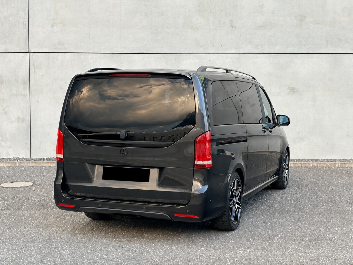 MERCEDES-BENZ Mercedes-Benz V 300 d lang 4MATIC 9G-TRONIC AVANTGARDE EDITION AMG Line-image-3