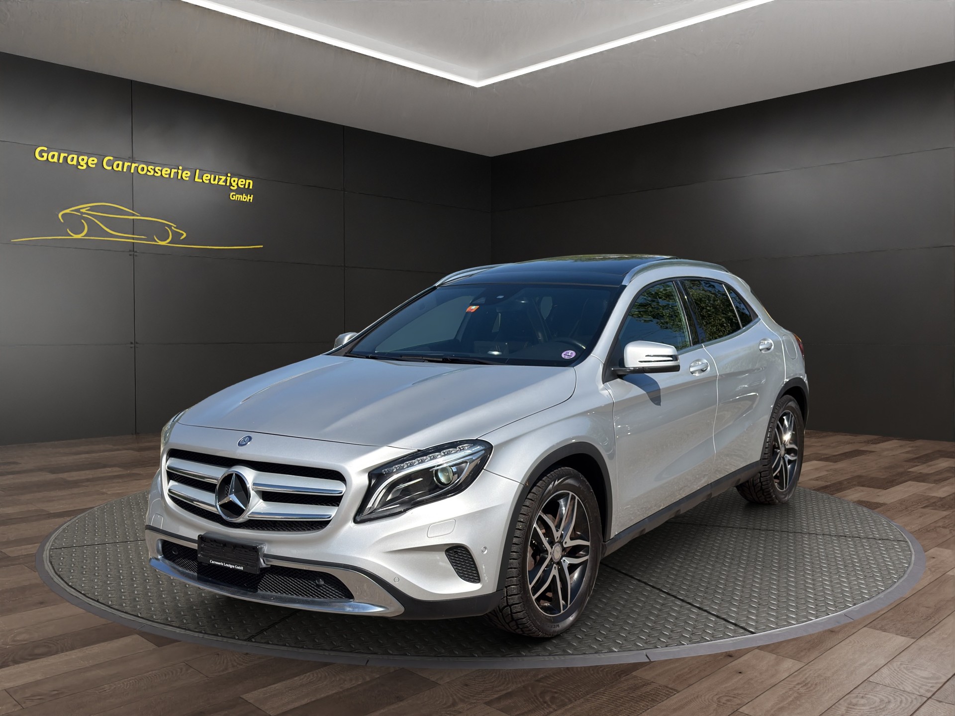 MERCEDES-BENZ GLA 200 Urban 7G-DCT-image-1