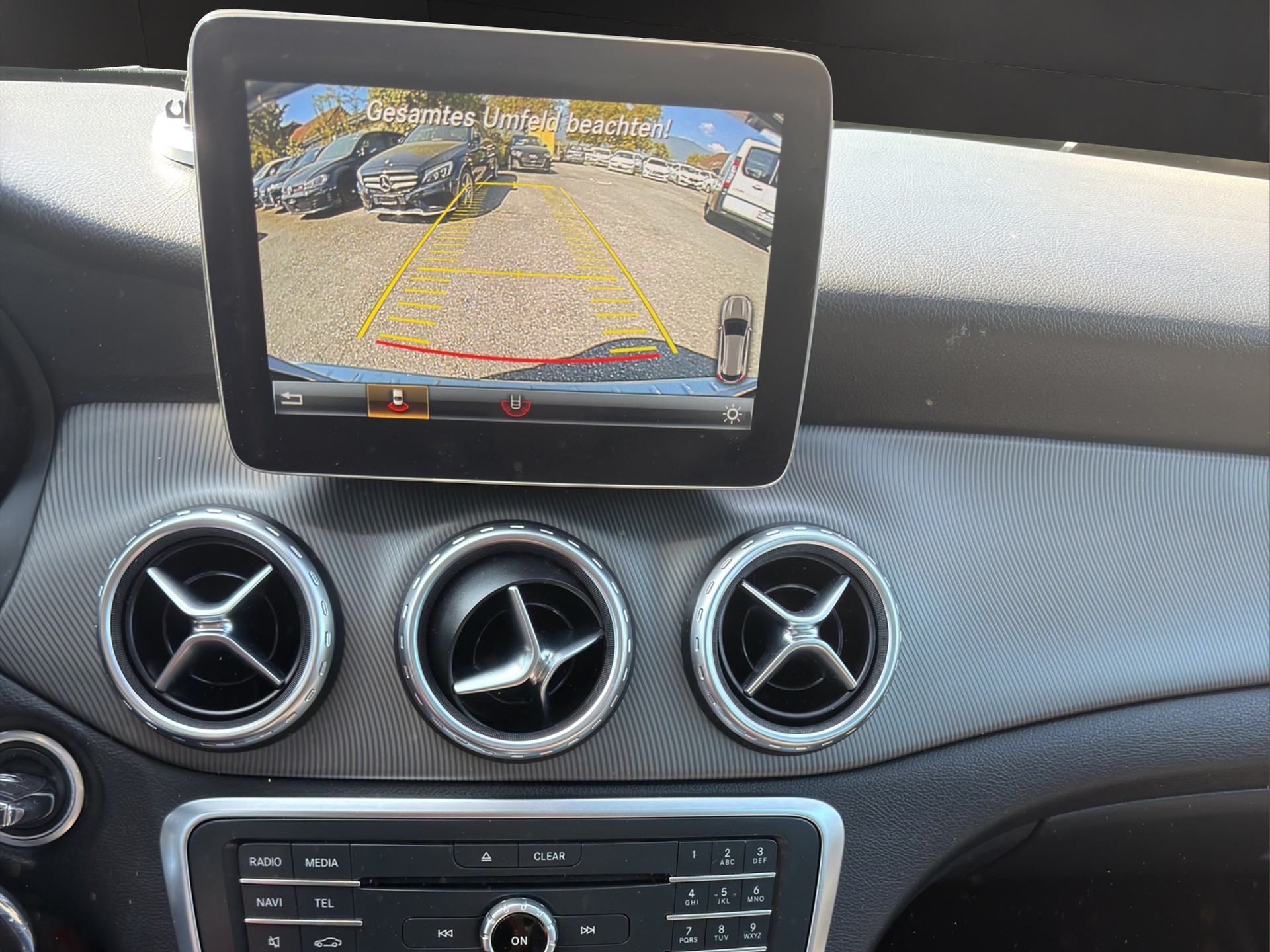 MERCEDES-BENZ GLA 200 Urban 7G-DCT-image-15