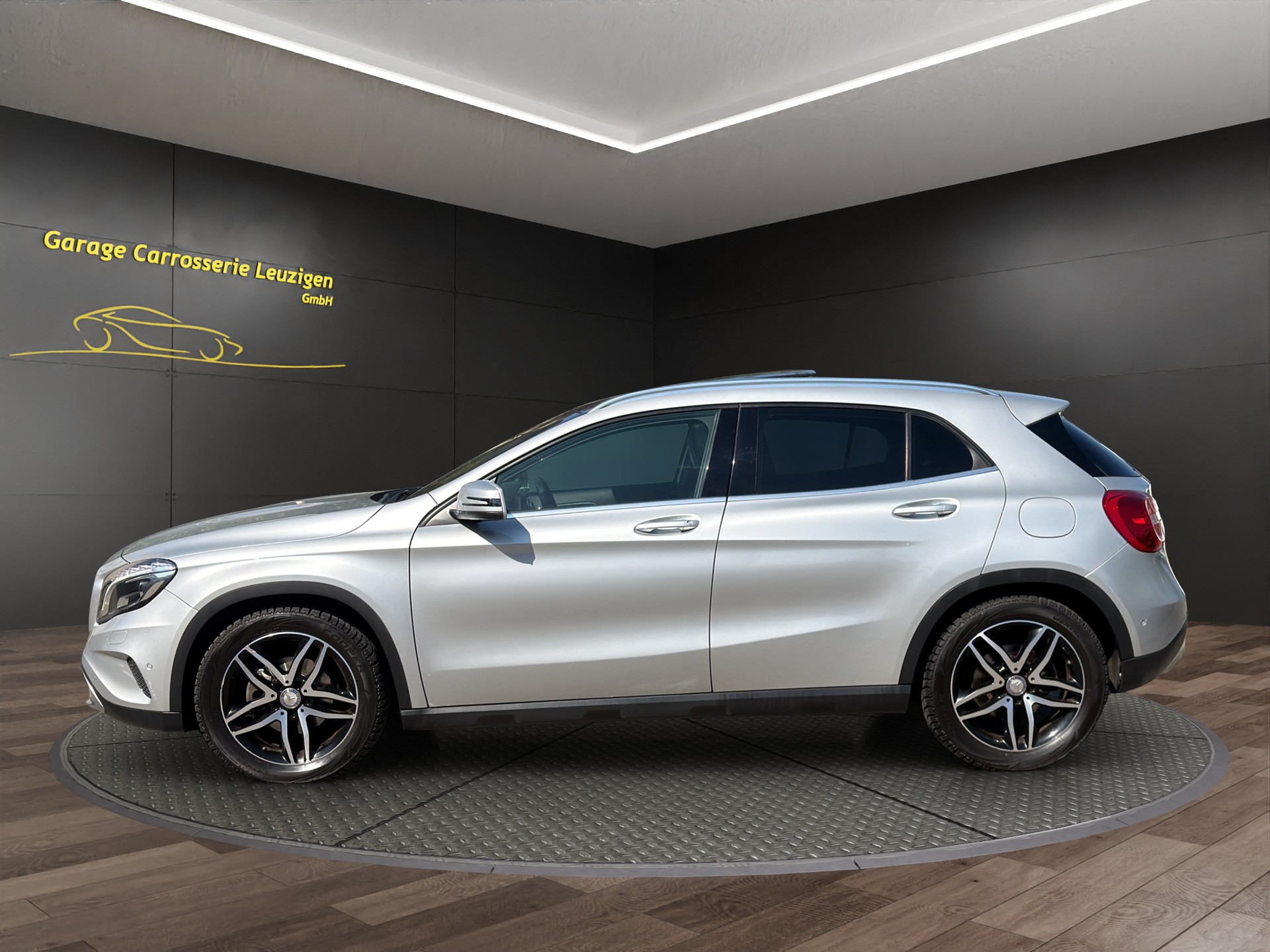 MERCEDES-BENZ GLA 200 Urban 7G-DCT-image-7