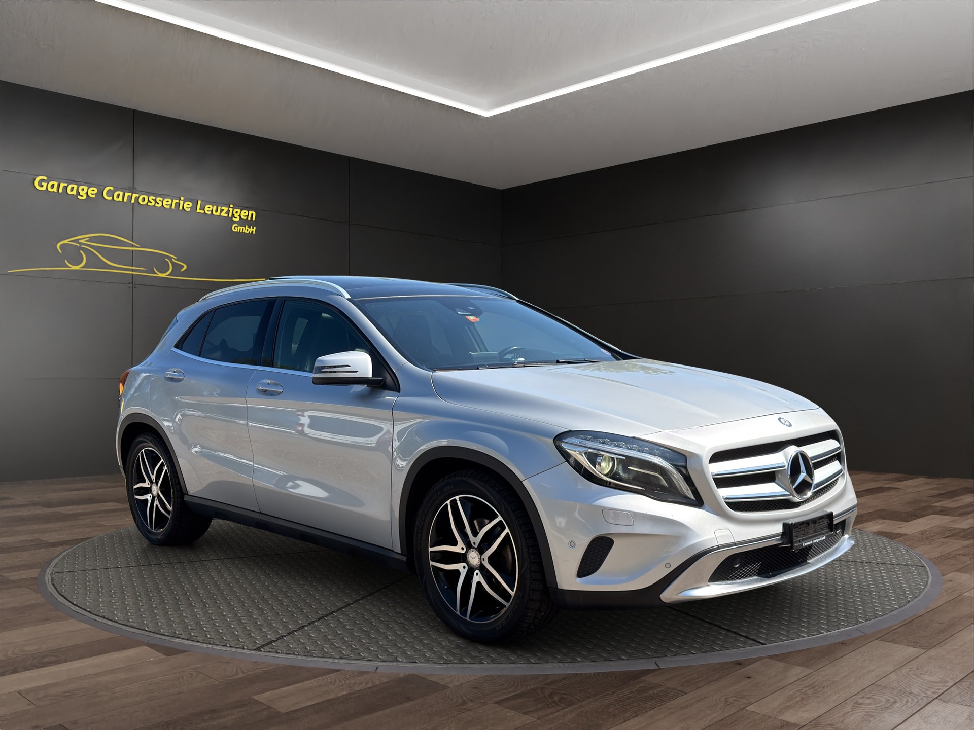 MERCEDES-BENZ GLA 200 Urban 7G-DCT