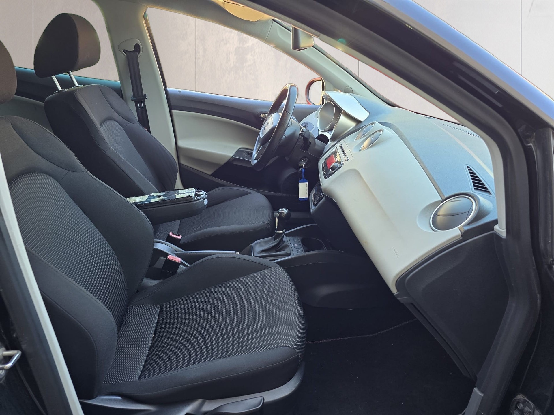 SEAT Ibiza 1.6 Style-image-9