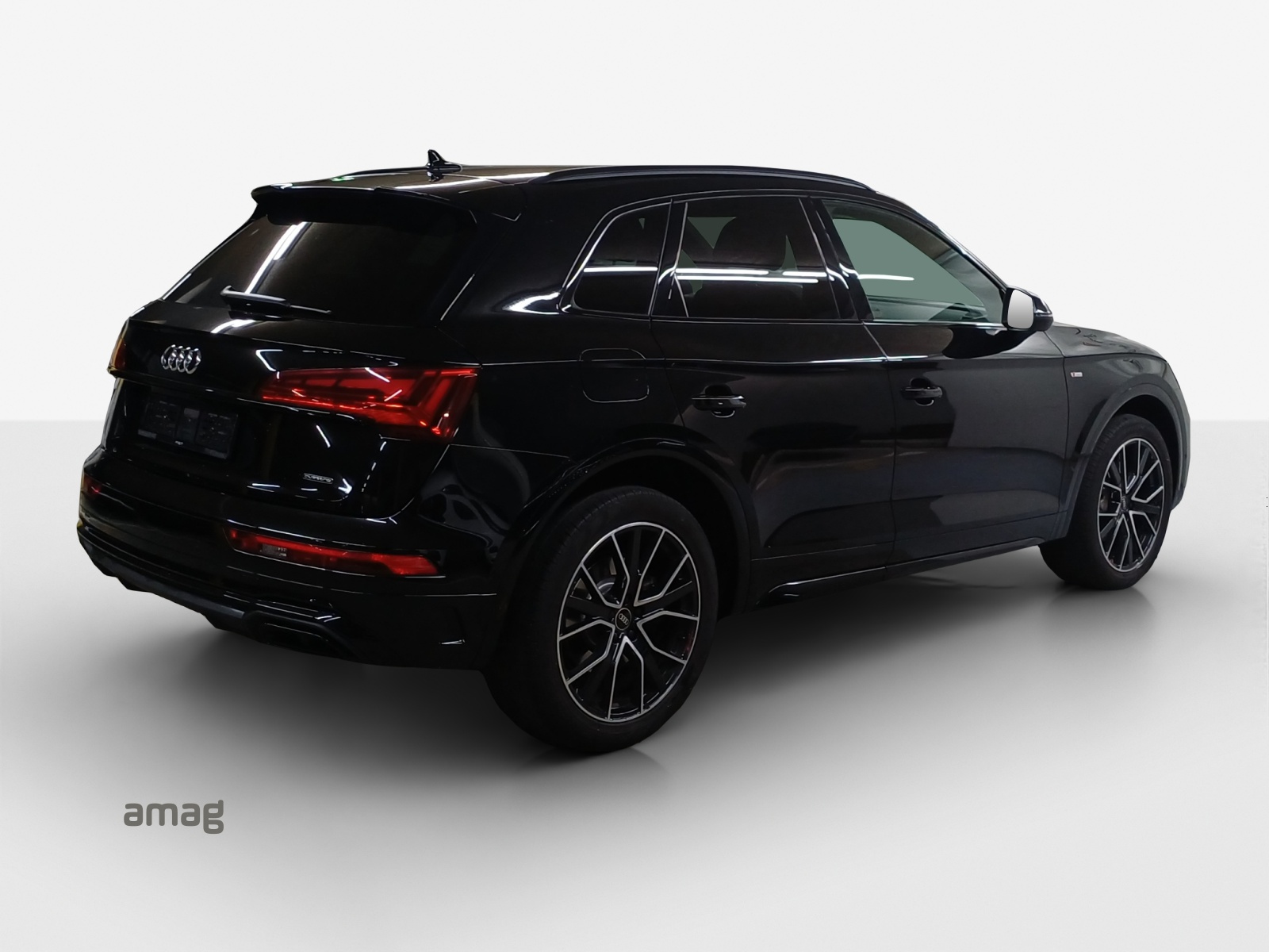 AUDI Q5 40 TDI quattro S-tronic-image-4