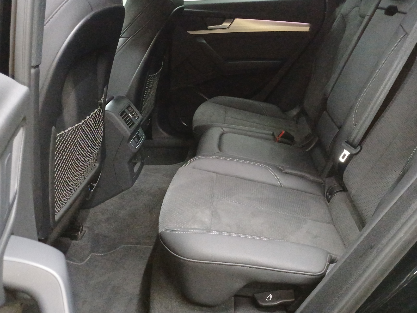 AUDI Q5 40 TDI quattro S-tronic-image-11