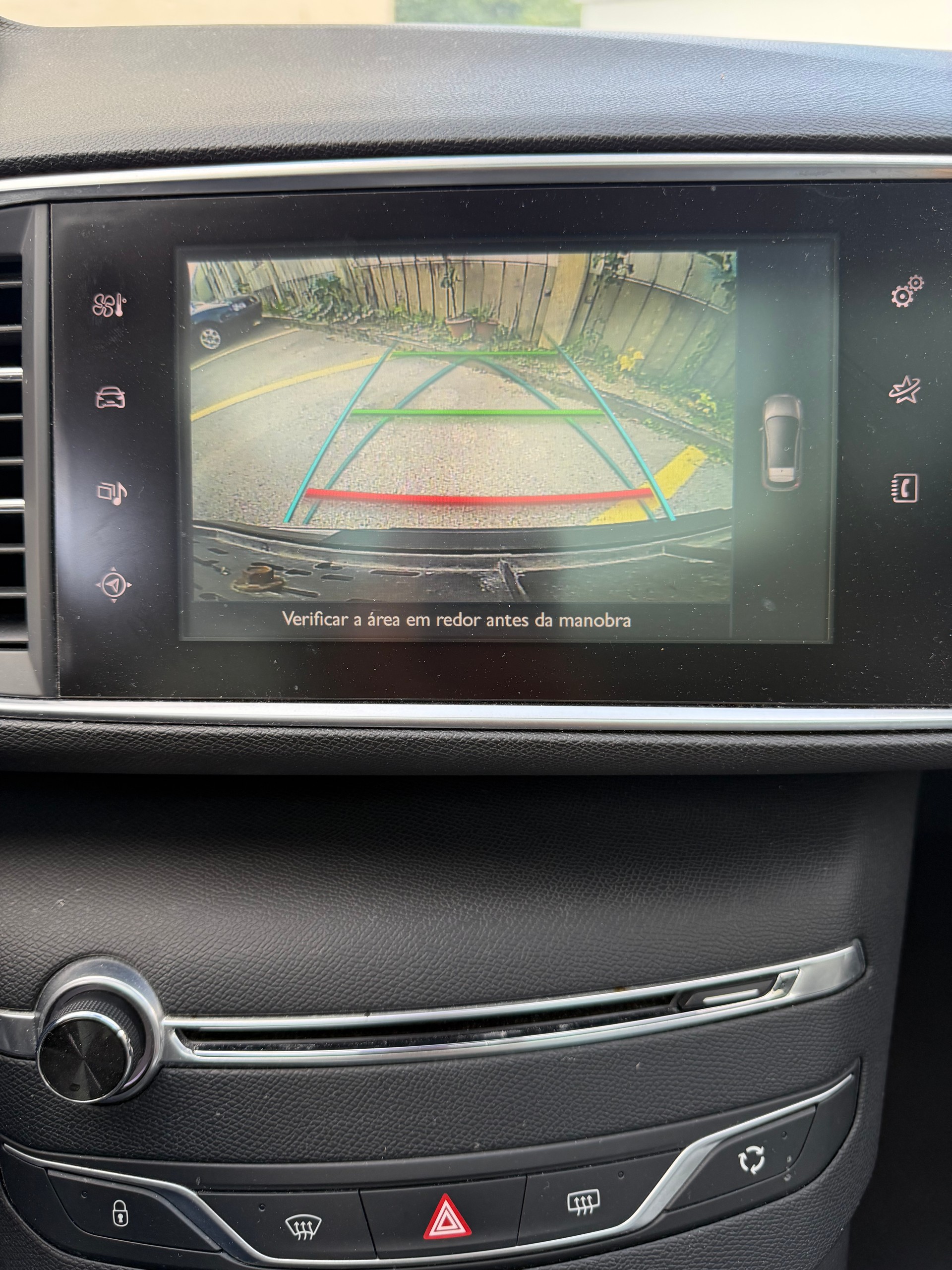 PEUGEOT 308 1.2 THP Allure-image-8